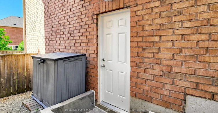 BSMT-186 Wainscot Avenue, Newmarket, ON, L3X 2X4 - 3
