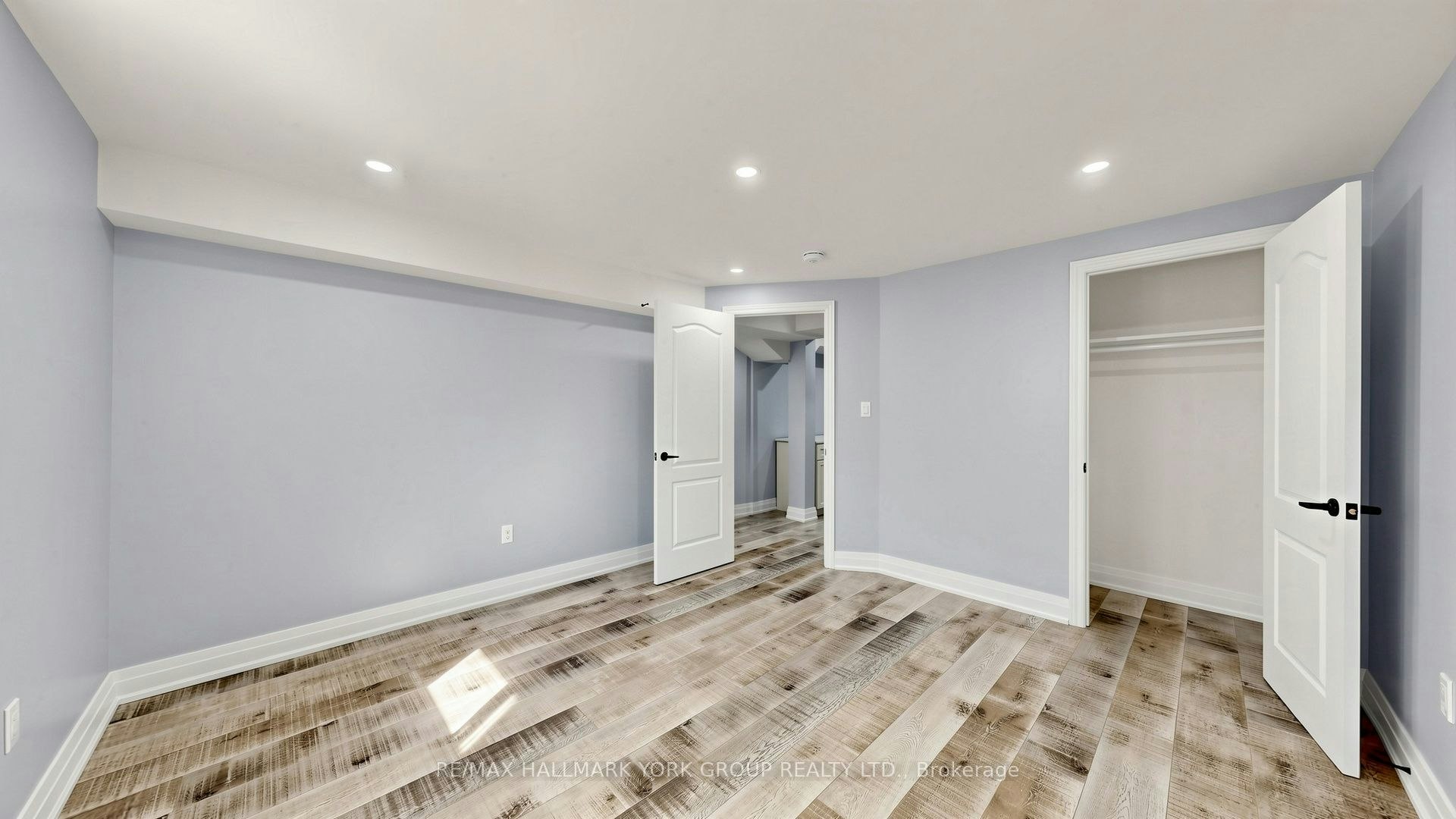 BSMT-186 Wainscot Avenue, Newmarket, ON, L3X 2X4 - 17