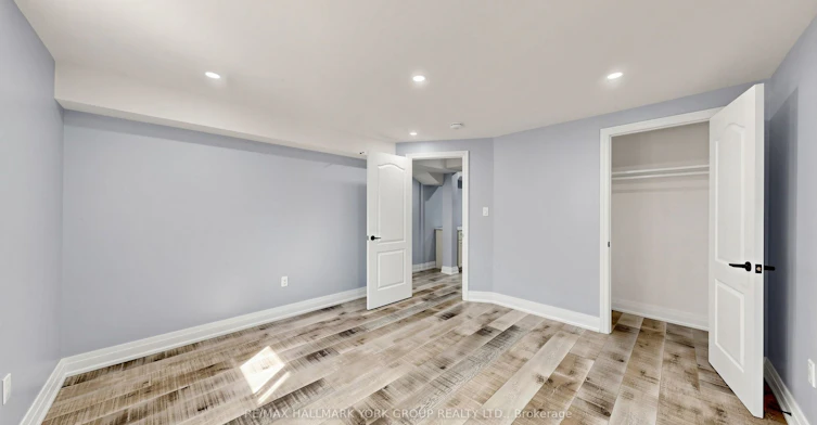 BSMT-186 Wainscot Avenue, Newmarket, ON, L3X 2X4 - 17