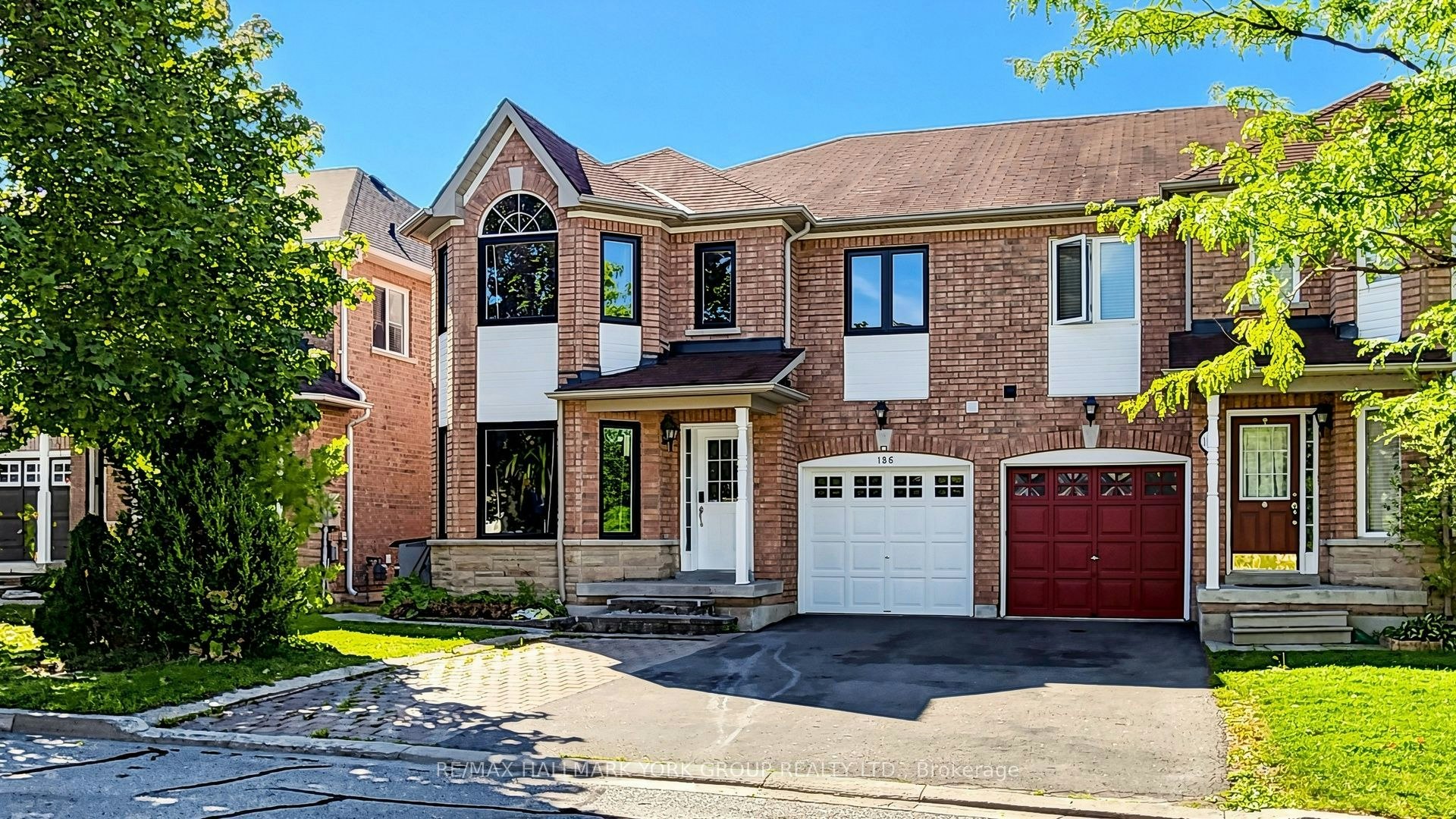 BSMT-186 Wainscot Avenue, Newmarket, ON, L3X 2X4