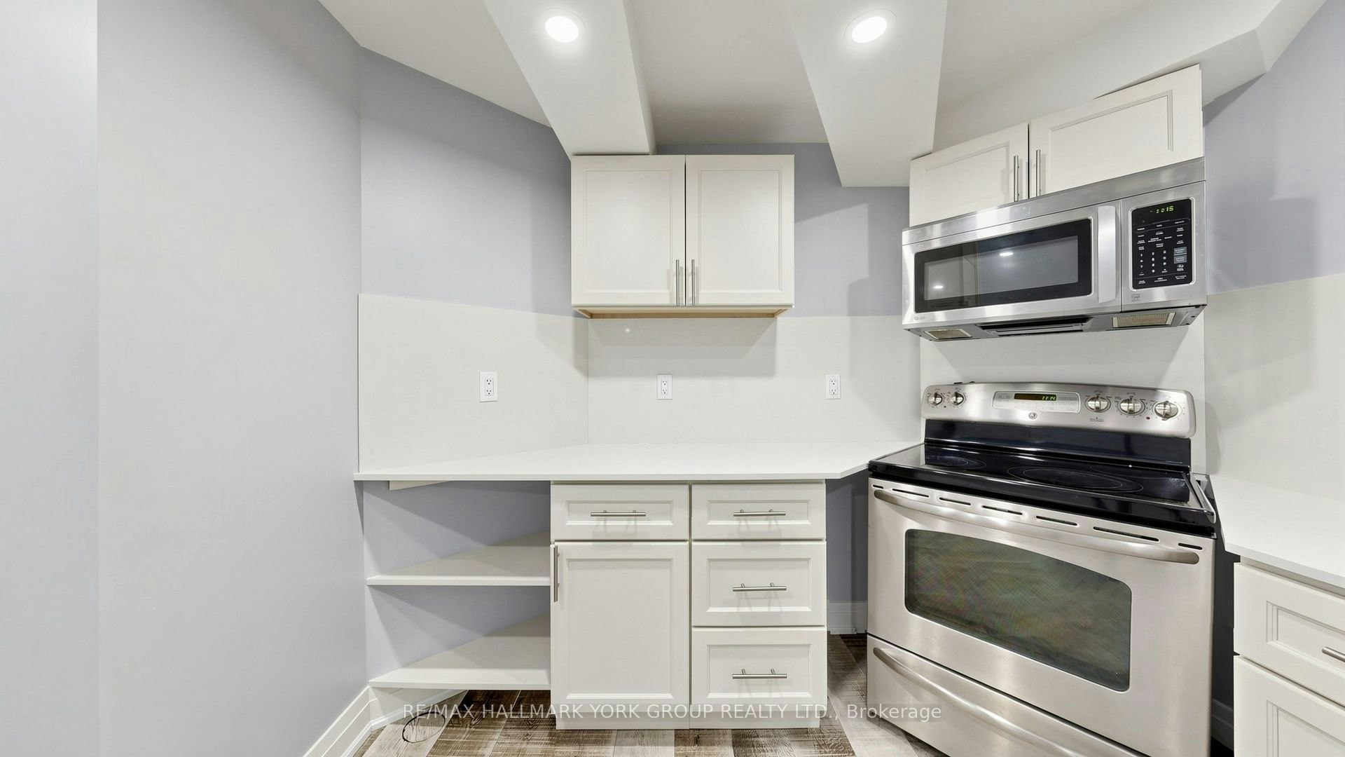BSMT-186 Wainscot Avenue, Newmarket, ON, L3X 2X4 - 11
