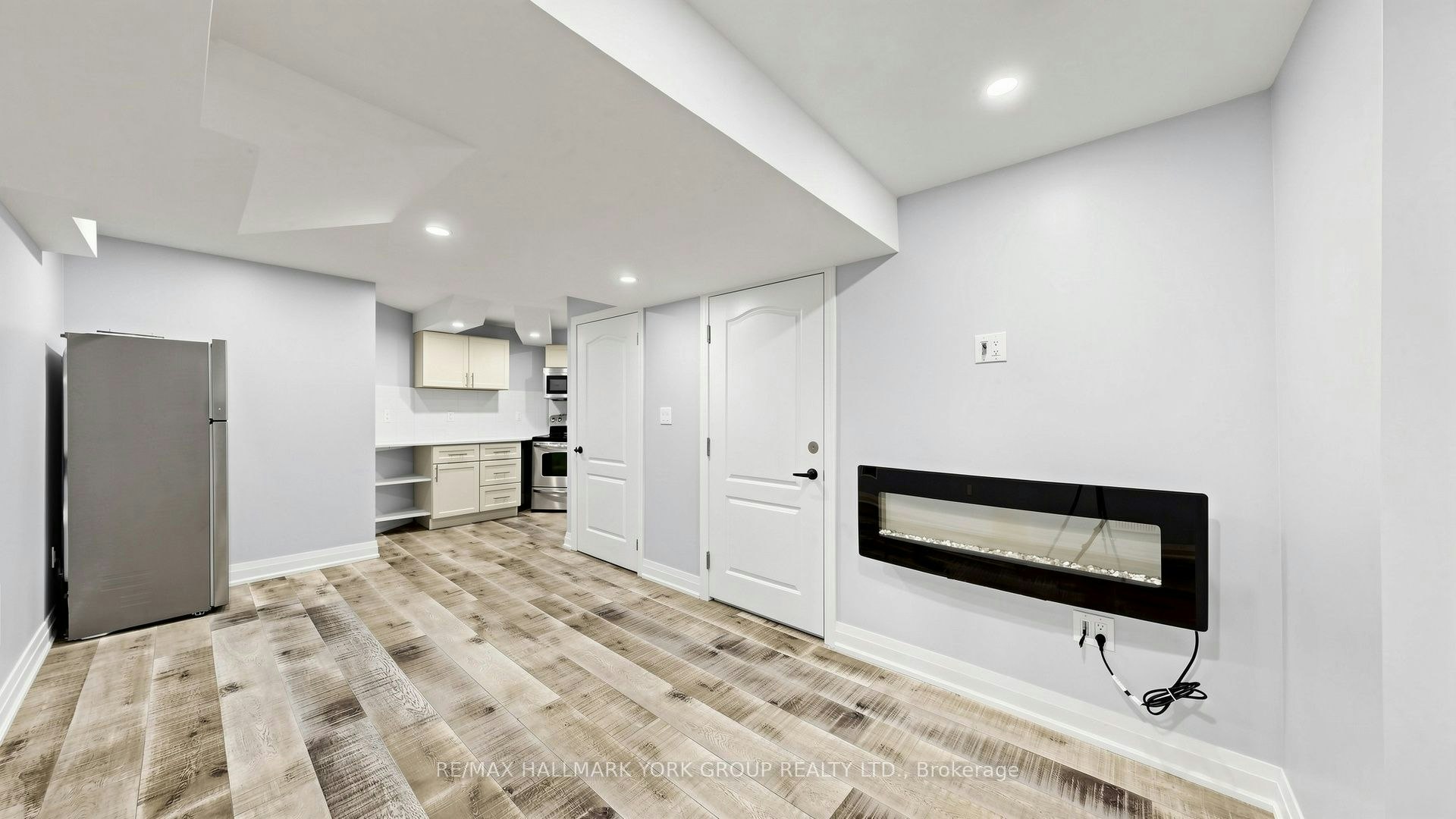 BSMT-186 Wainscot Avenue, Newmarket, ON, L3X 2X4 - 6