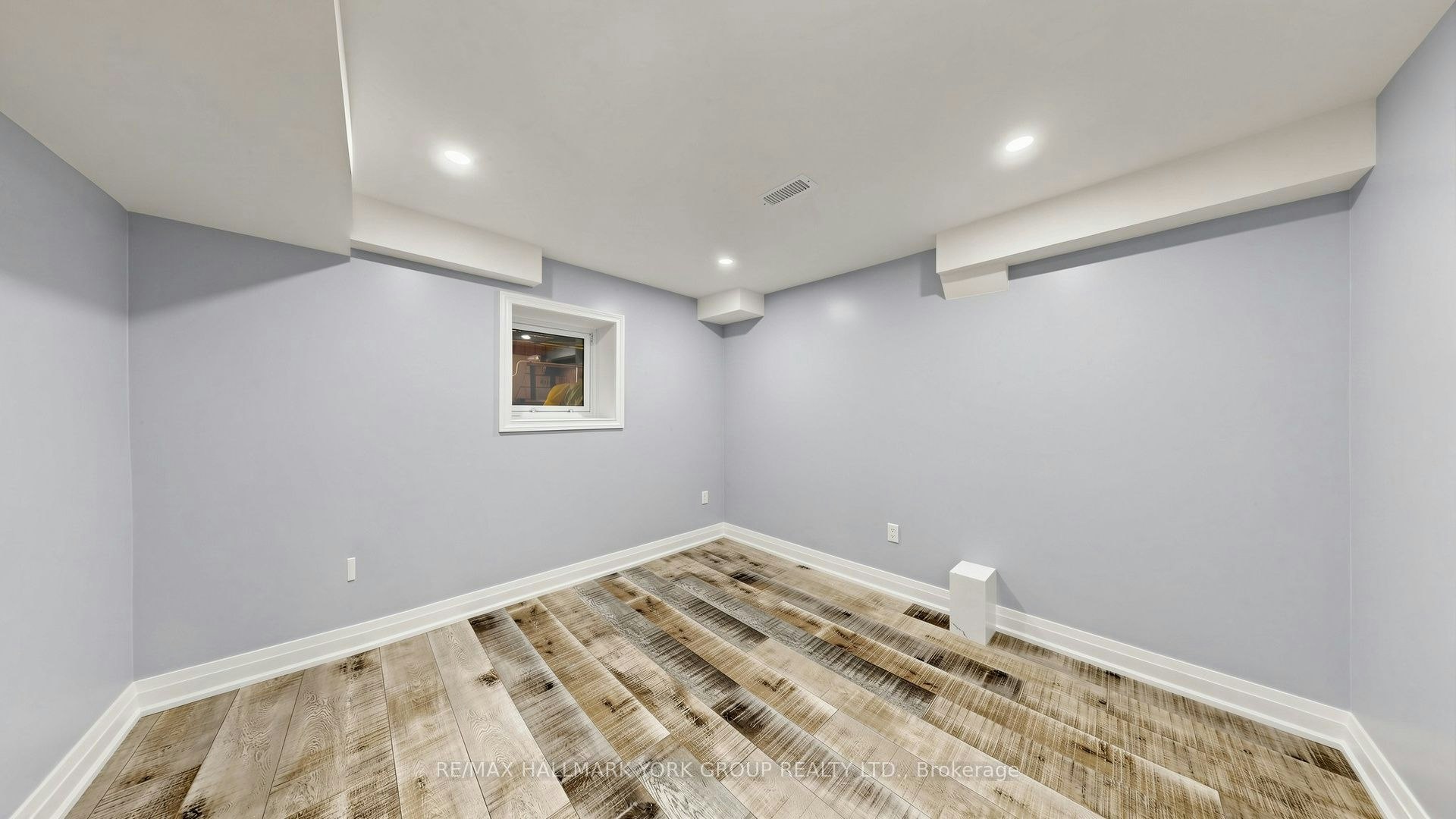 BSMT-186 Wainscot Avenue, Newmarket, ON, L3X 2X4 - 12