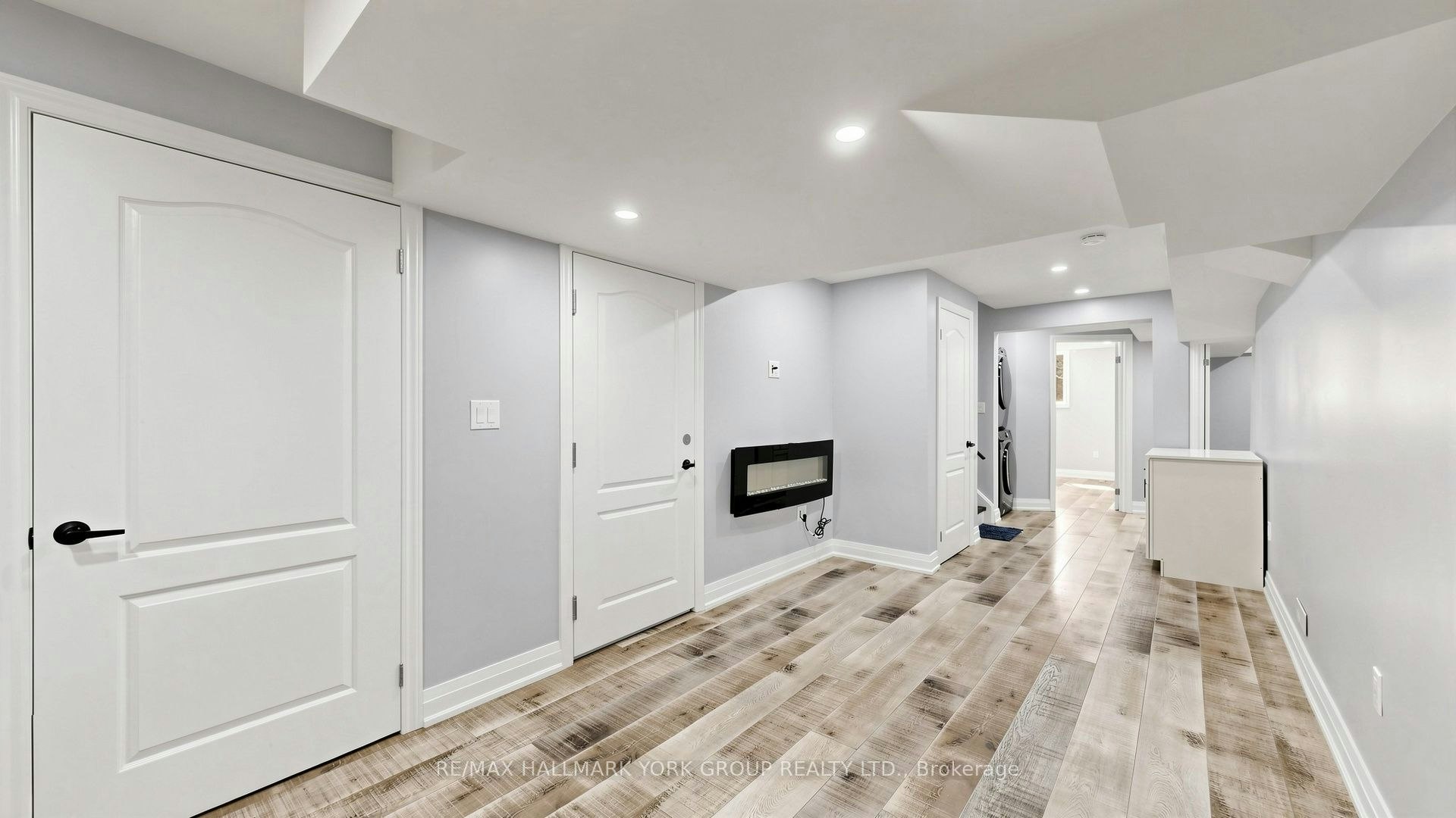 BSMT-186 Wainscot Avenue, Newmarket, ON, L3X 2X4 - 7