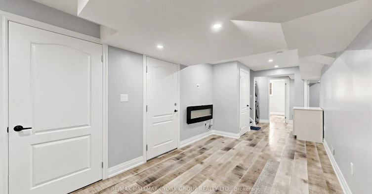 BSMT-186 Wainscot Avenue, Newmarket, ON, L3X 2X4 - 7