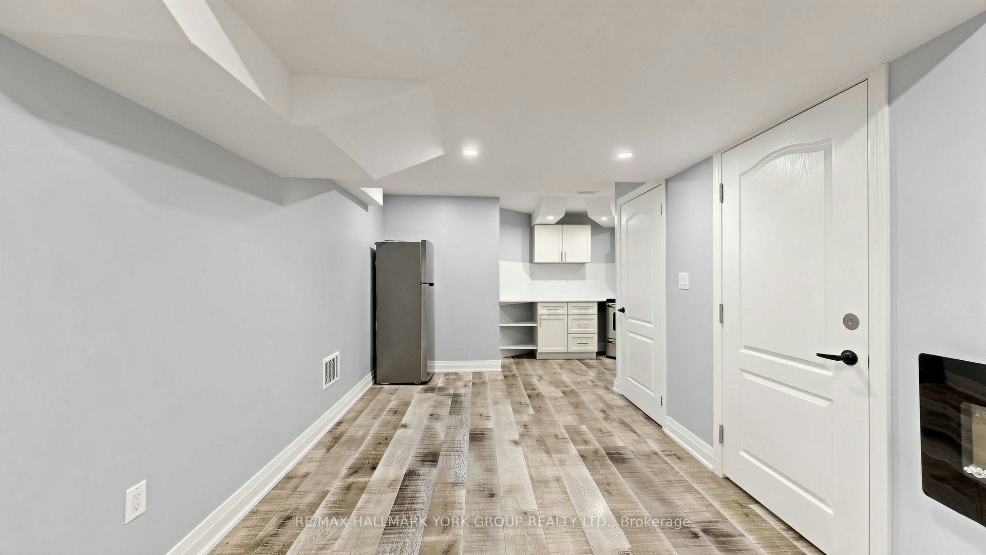 BSMT-186 Wainscot Avenue, Newmarket, ON, L3X 2X4 - 4