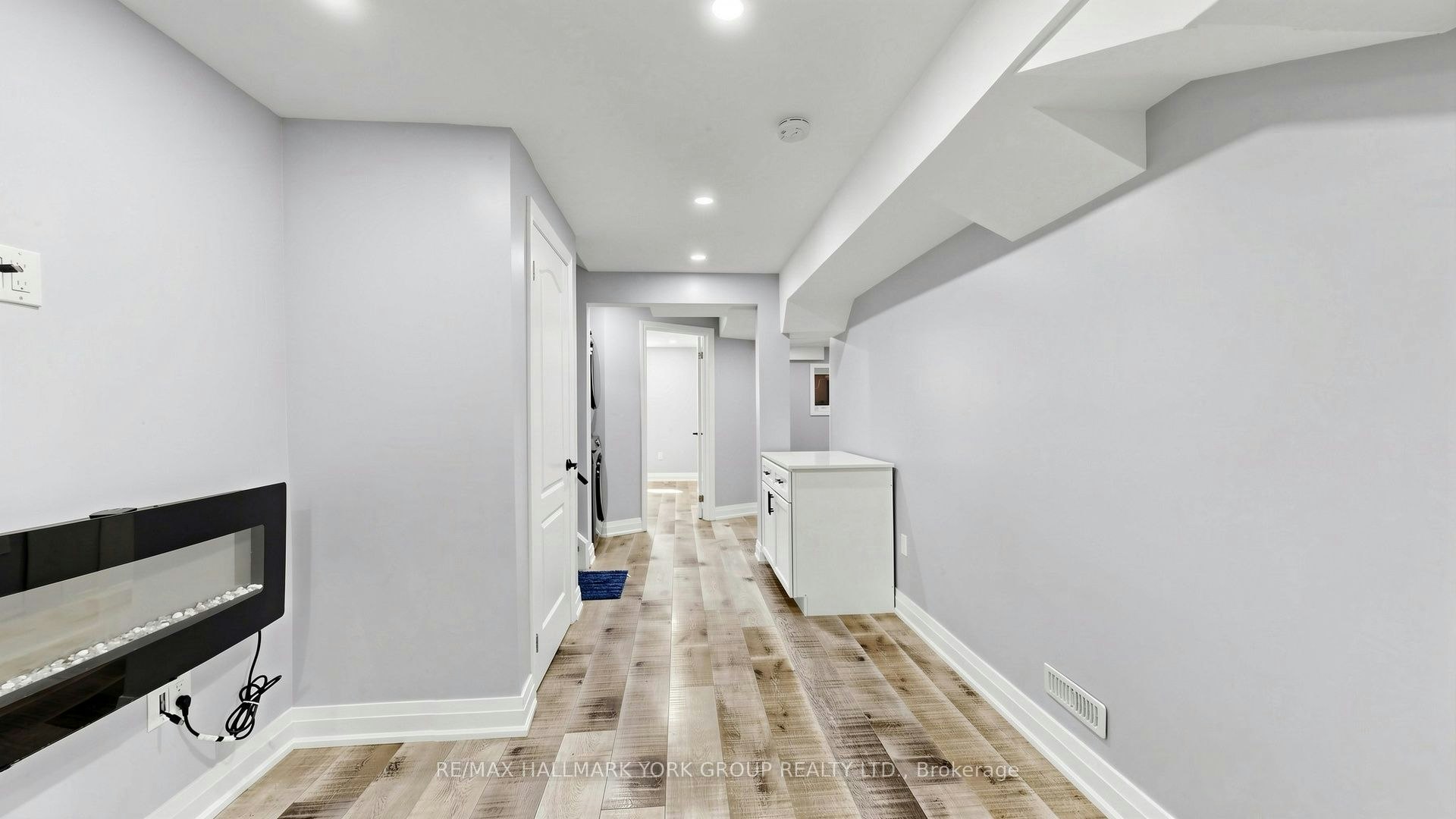 BSMT-186 Wainscot Avenue, Newmarket, ON, L3X 2X4 - 8