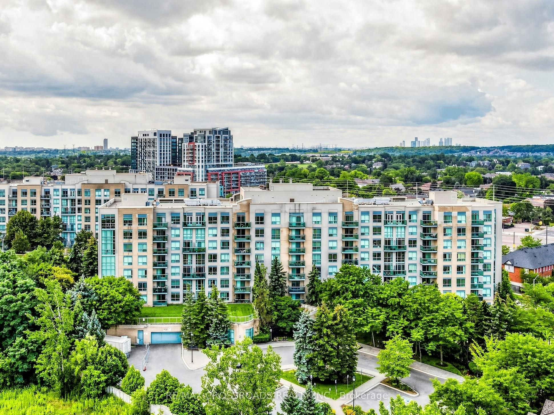 713-3 Ellesmere Street, Richmond Hill, ON, L4B 4N2