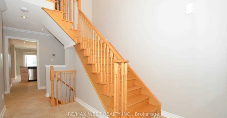 49 Bestview Crescent, Vaughan, ON, L6A 3S8 - 2