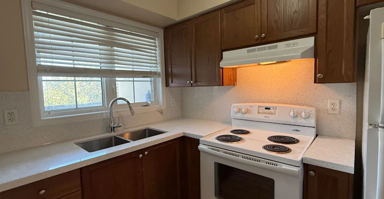 2-9699 Jane Street, Vaughan, ON, L6A 3R4 - 2