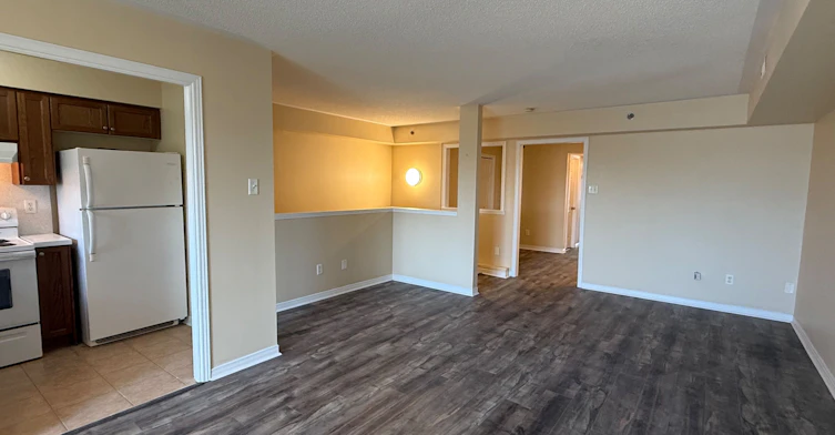 2-9699 Jane Street, Vaughan, ON, L6A 3R4 - 9