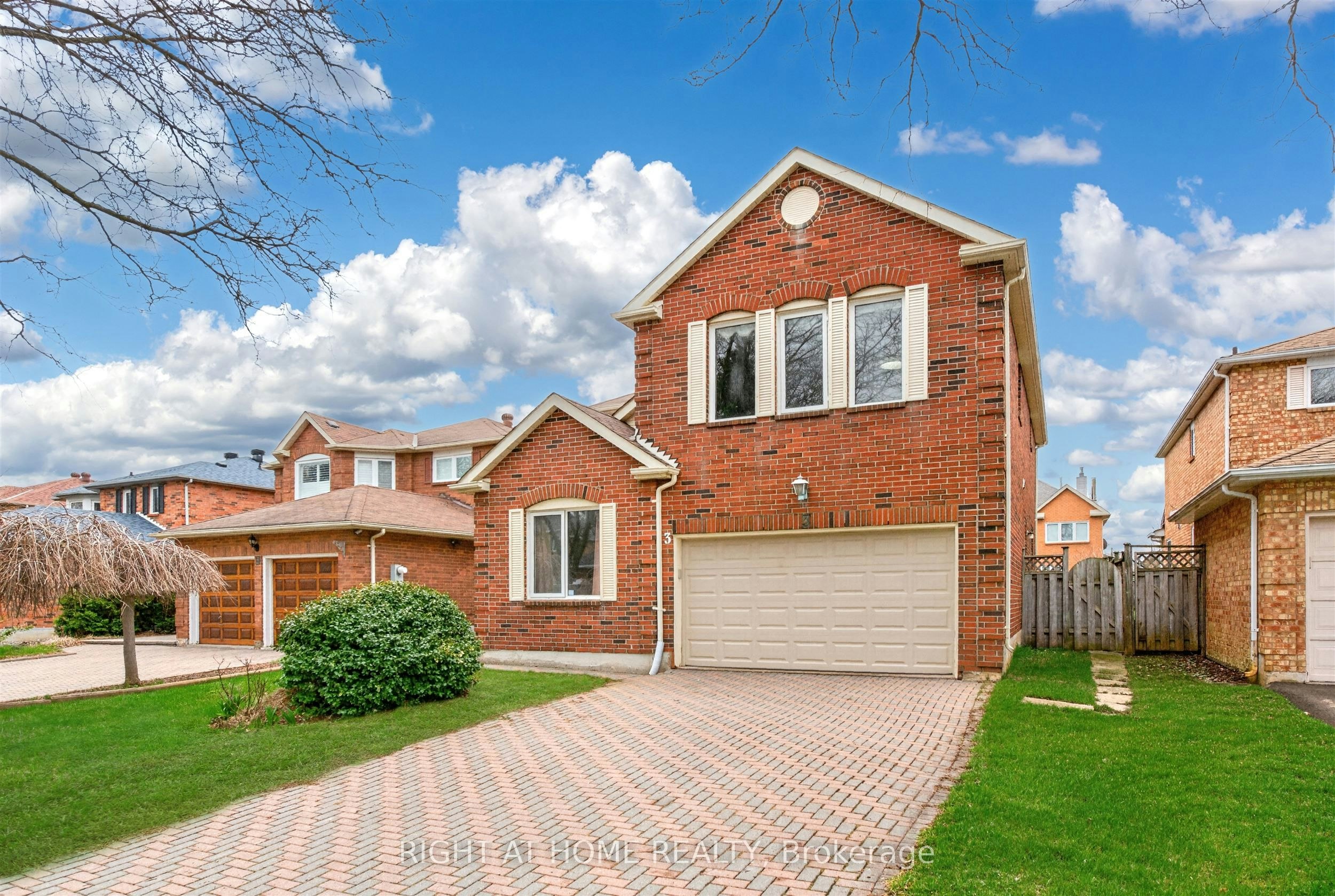 3 Lancashire Road, Markham, ON, L3R 8K9