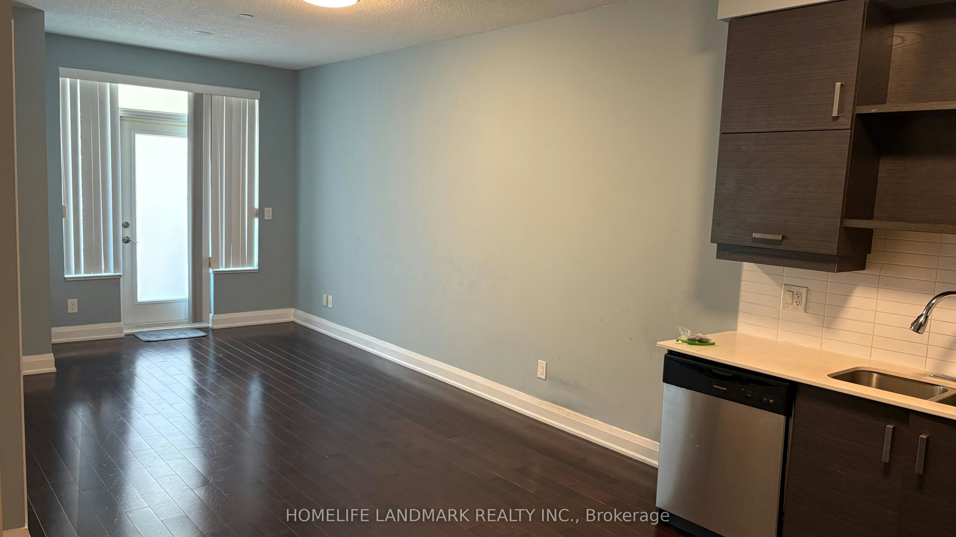 111-8228 Birchmount Road, Markham, ON, L3R 1A6 - 4