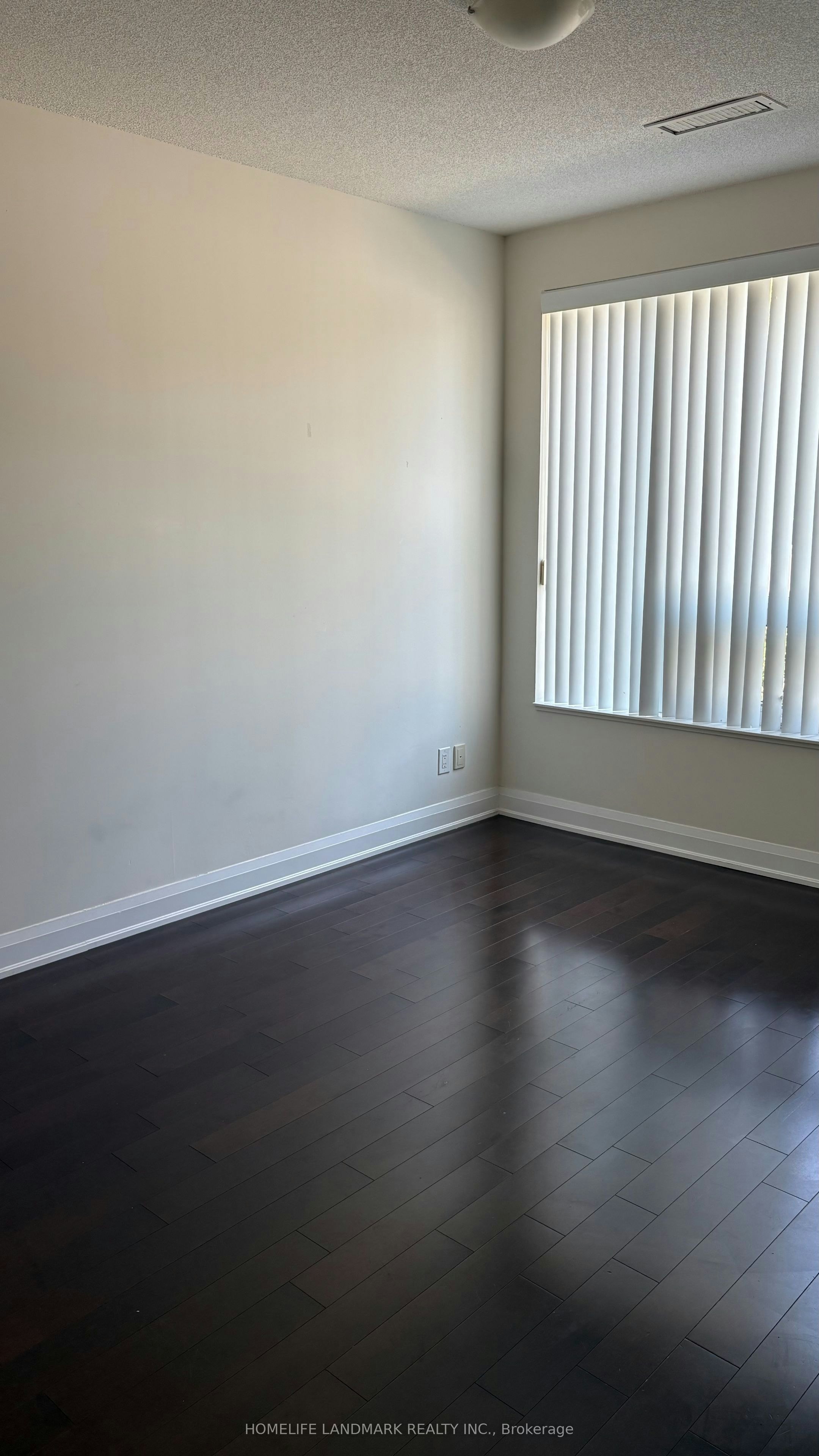 111-8228 Birchmount Road, Markham, ON, L3R 1A6 - 3