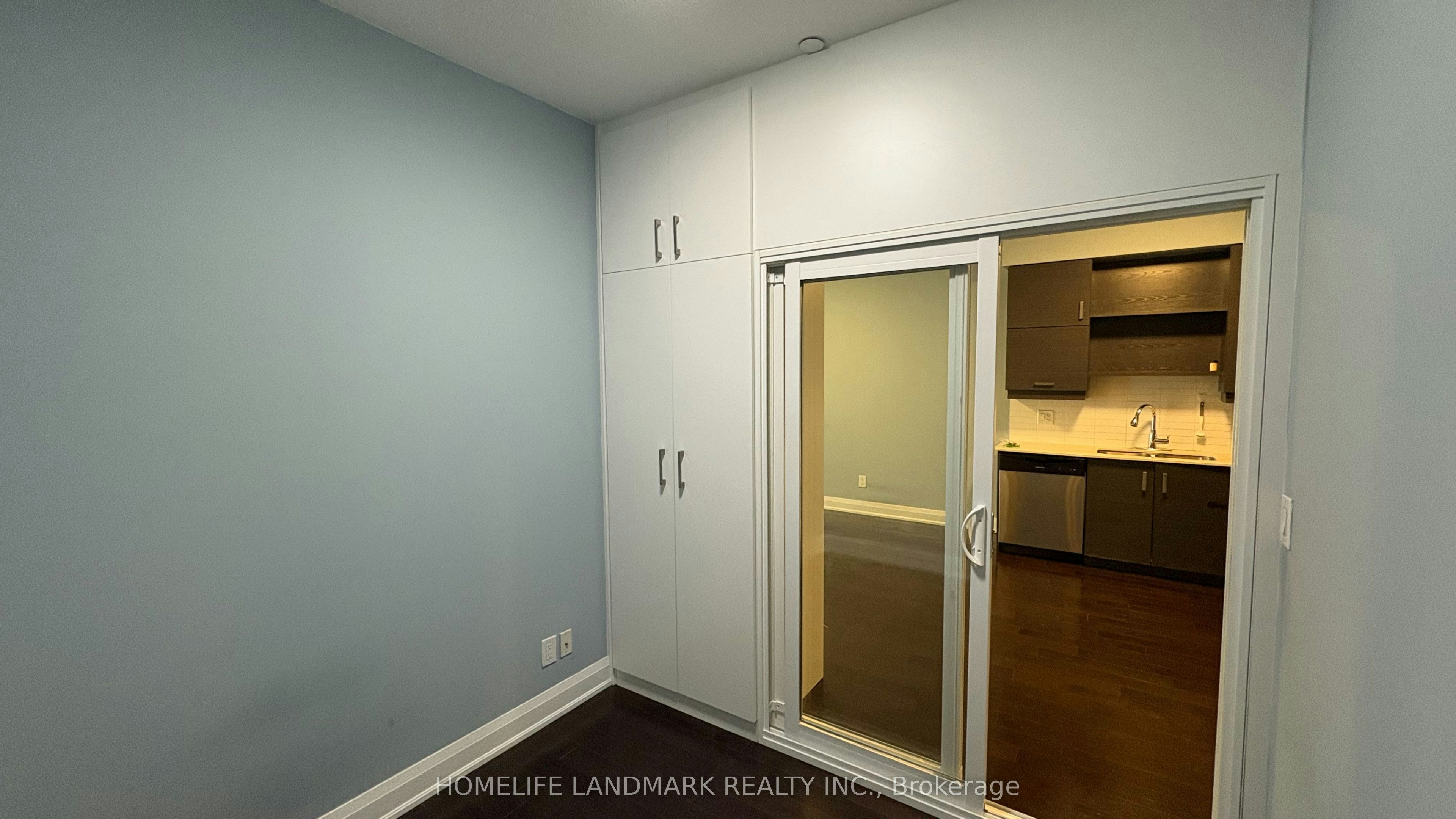 111-8228 Birchmount Road, Markham, ON, L3R 1A6 - 6