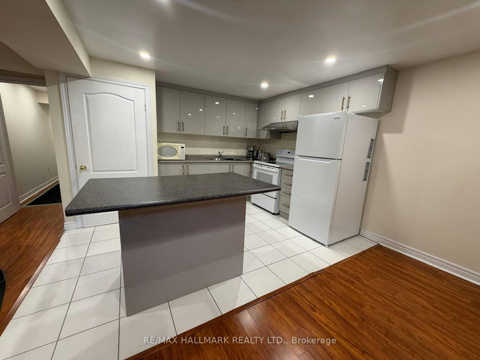 Basement-307 Weldrick Road E, Richmond Hill, ON, L4C 0R7 - 4