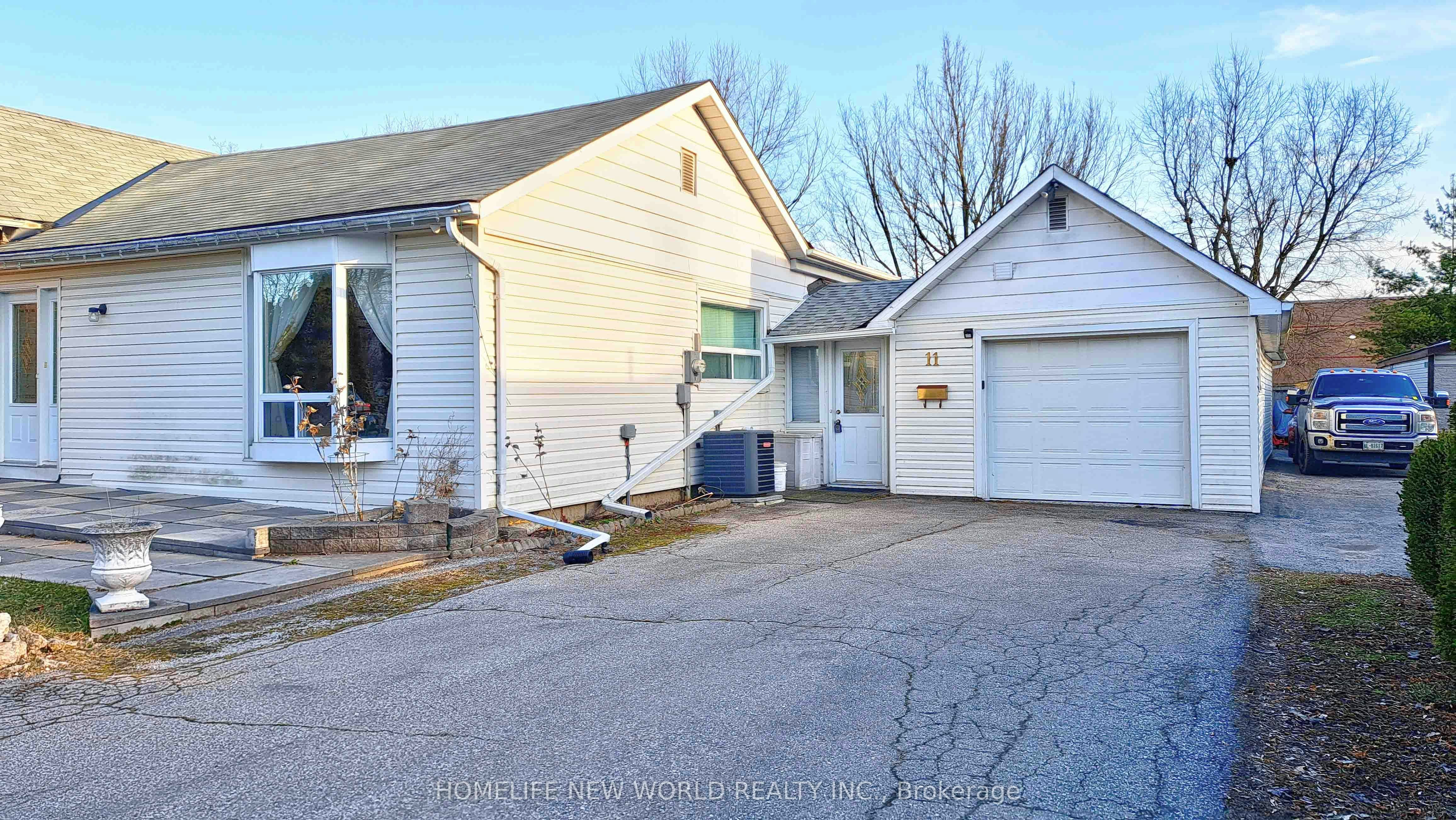 11 Riverglen Drive, Georgina, ON, L4P 2P9