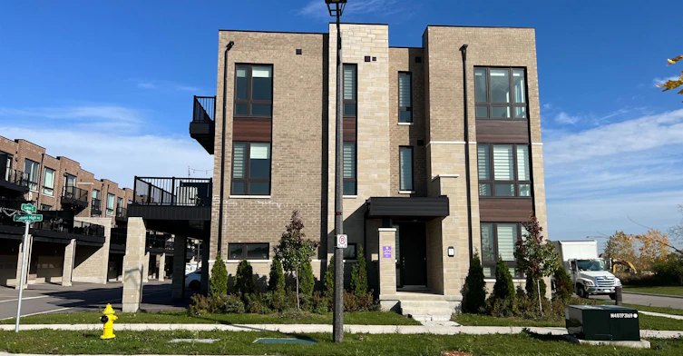 2 Concetta Conte Avenue, Markham, ON, L6C 0Z5