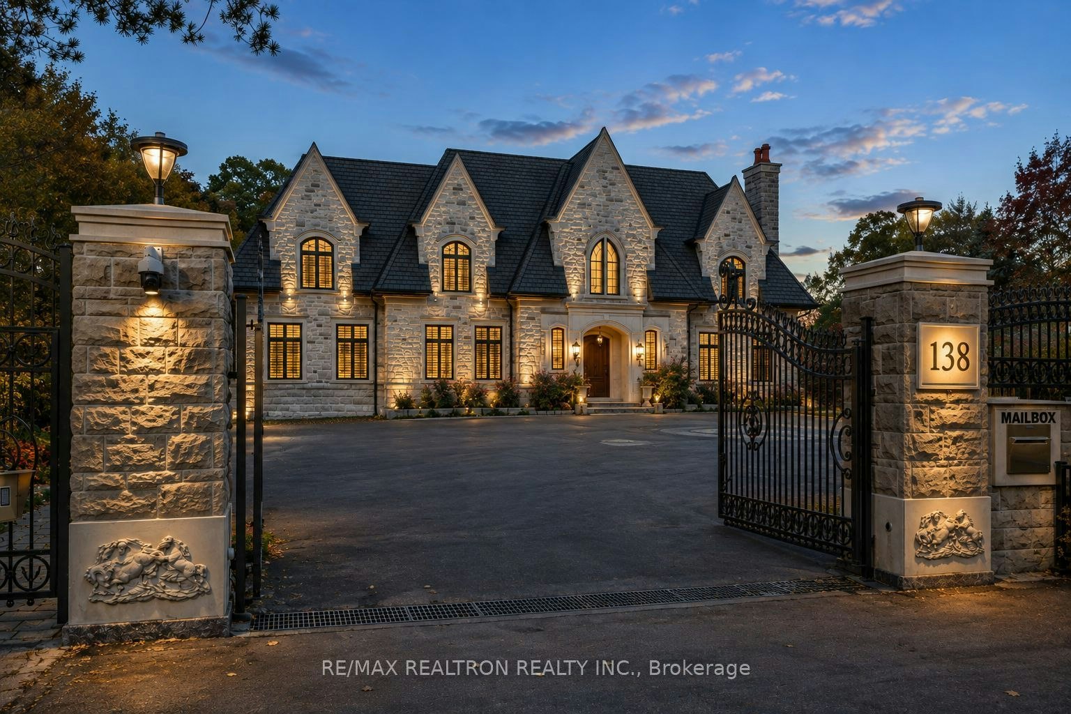 138 Centre Street, Vaughan, ON, L4J 1G4 - 2