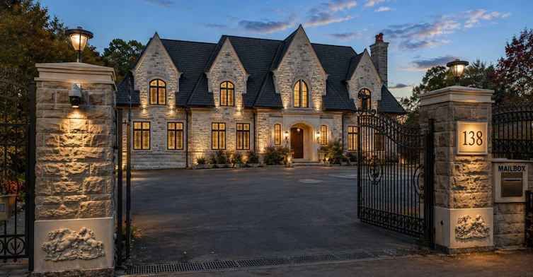 138 Centre Street, Vaughan, ON, L4J 1G4 - 2