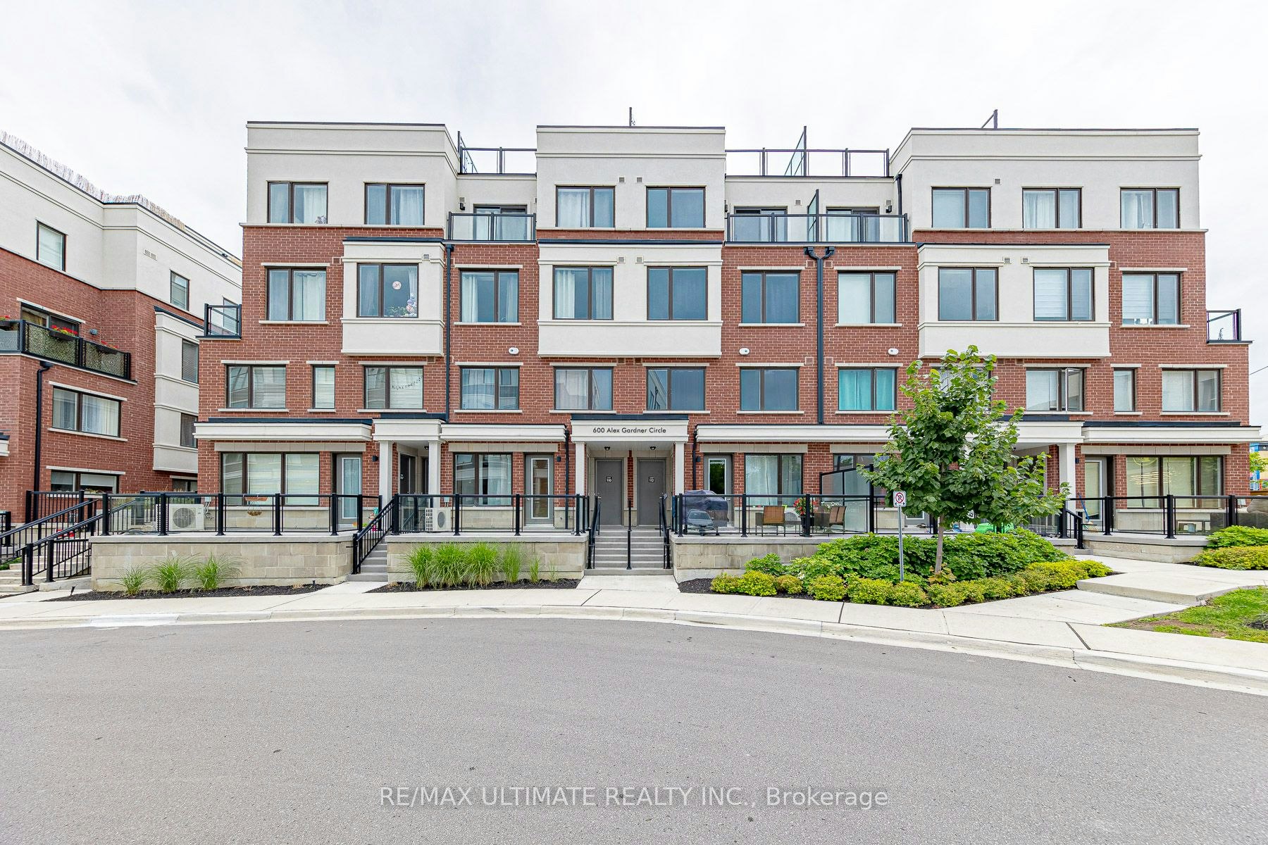 109-600 Alex Gardner Circle, Aurora, ON, L4G 0A3