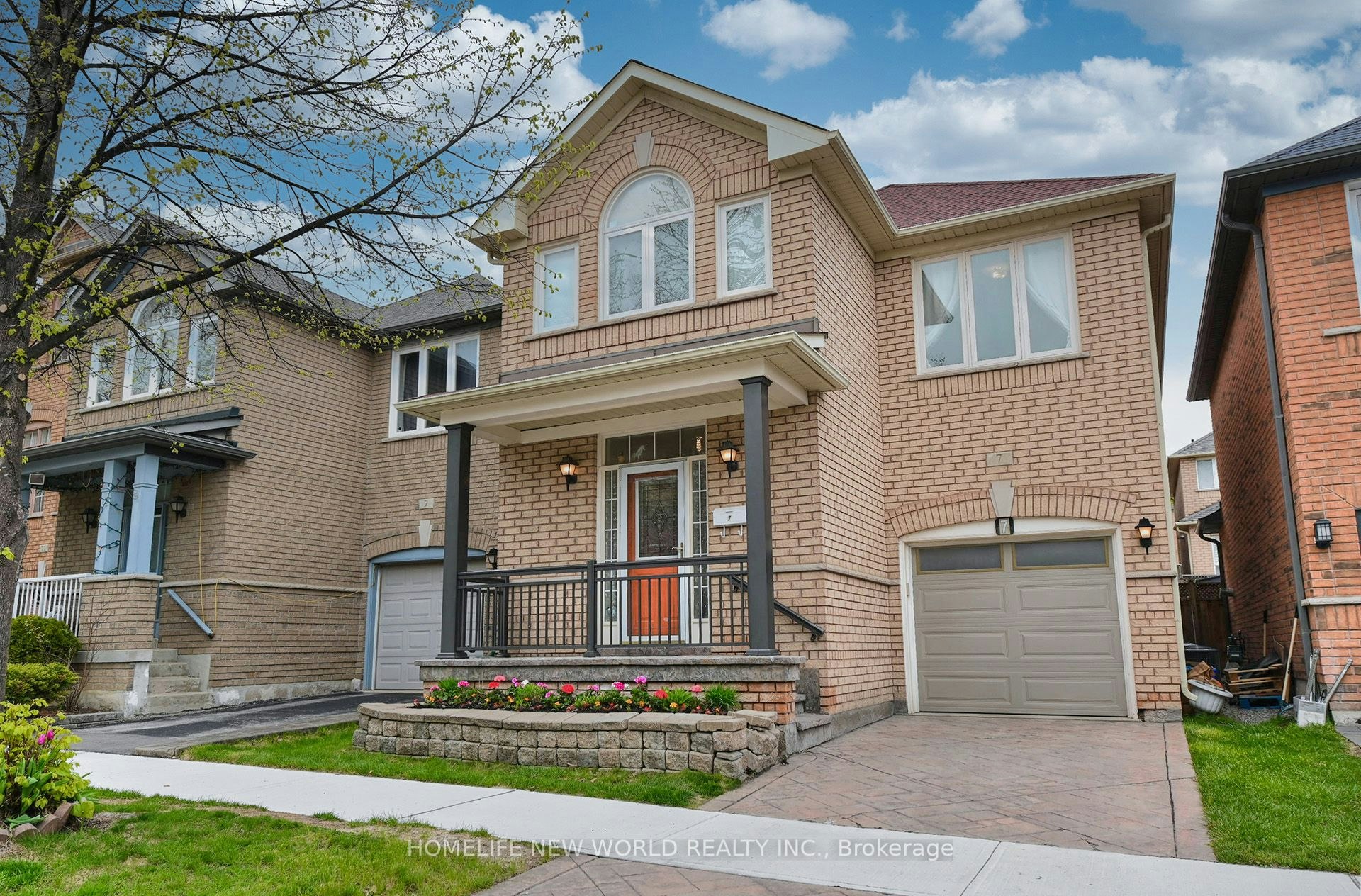 7 Fairlawn Avenue, Markham, ON, L6C 2E7