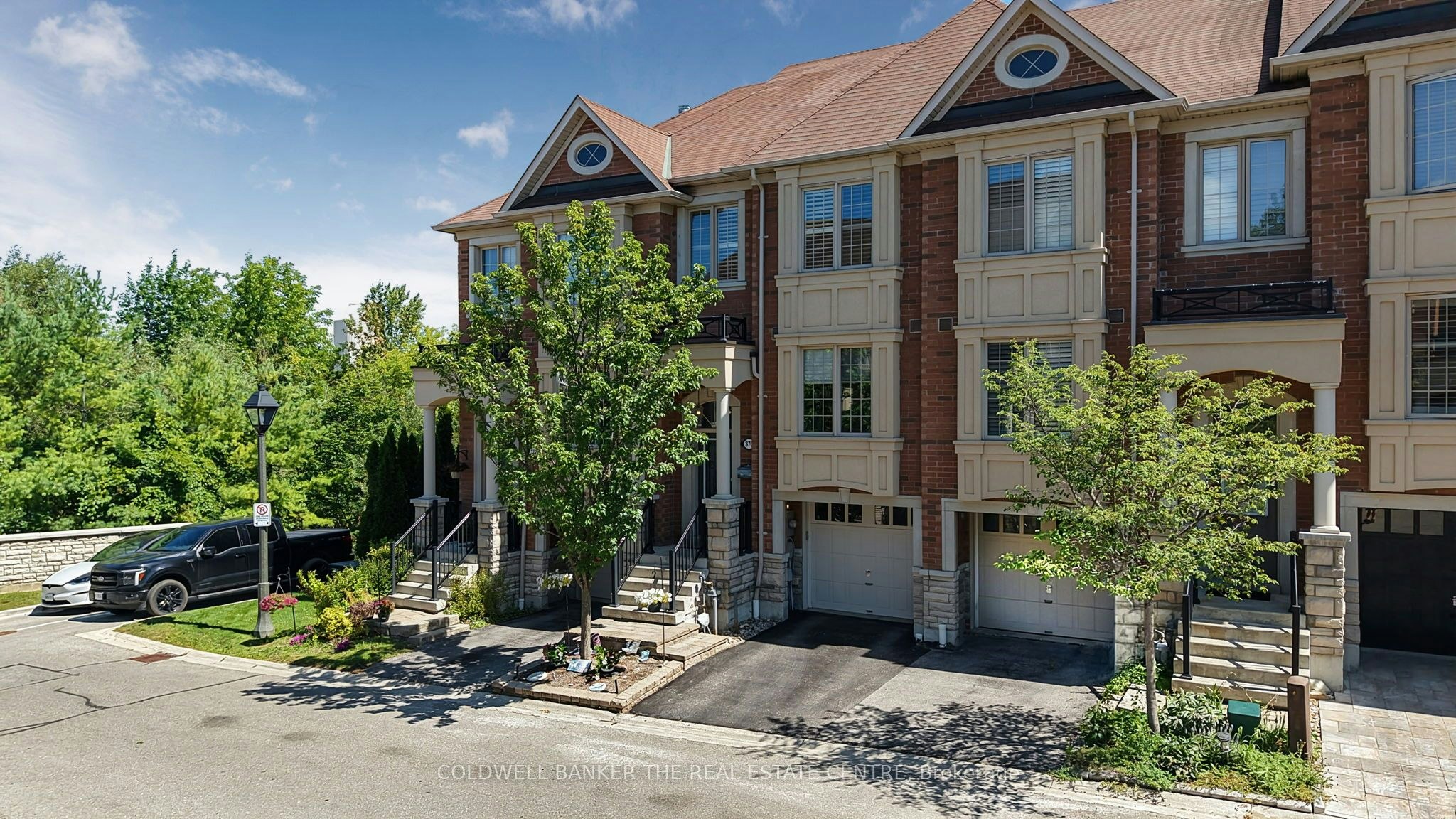 370 Doak Lane, Newmarket, ON, L3Y 0A8
