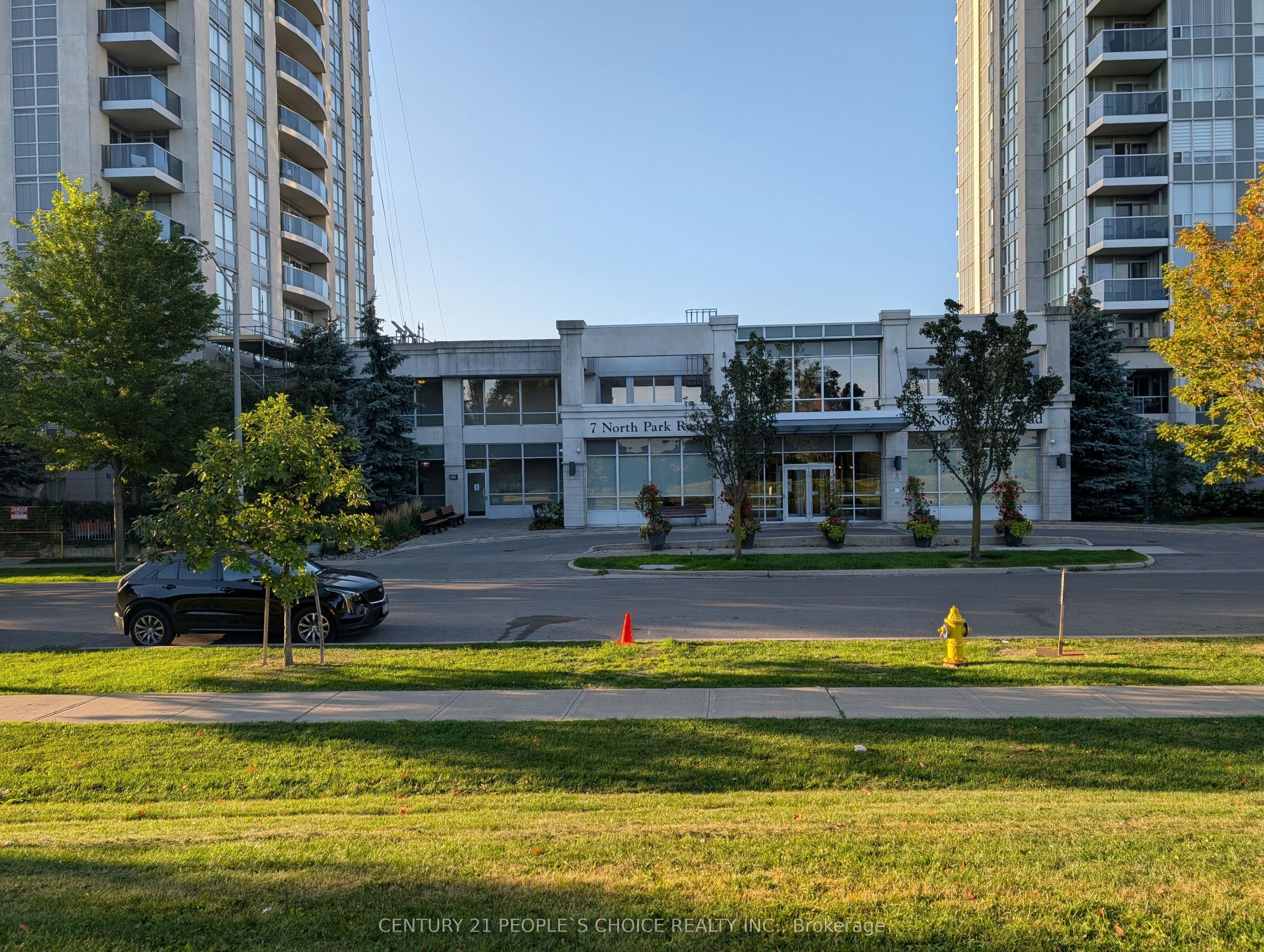 401-7 North Park Road, Vaughan, ON, L4J 0C9 - 2