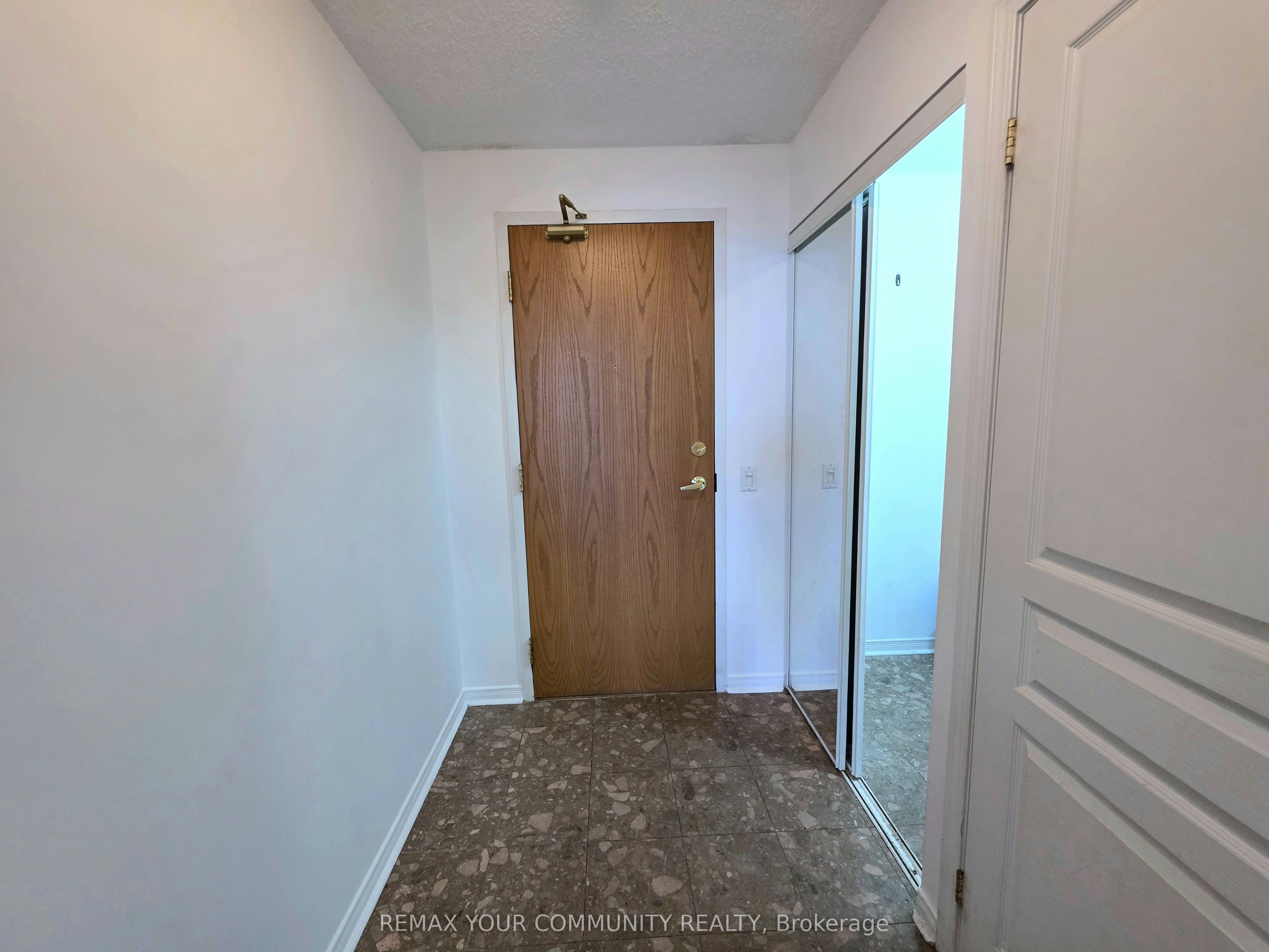 916-9 Northern Heights Drive E Drive, Richmond Hill, ON, L4B 4M6 - 2