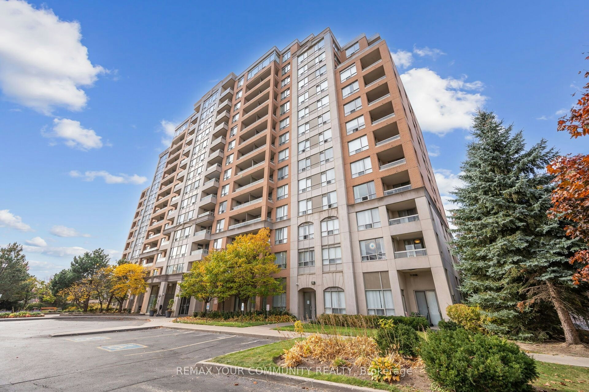 916-9 Northern Heights Drive E Drive, Richmond Hill, ON, L4B 4M6