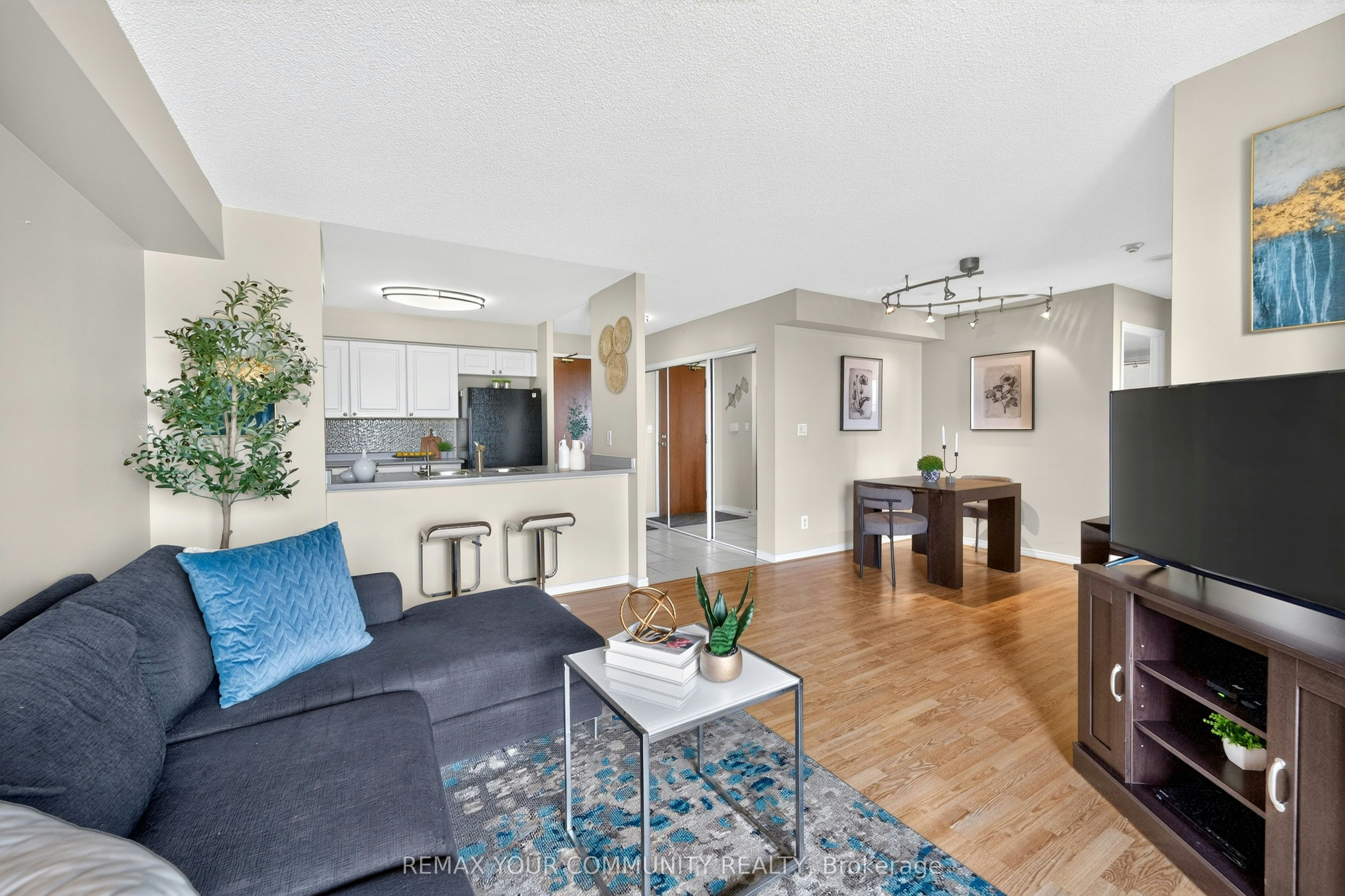 721-3 Ellesmere Street, Richmond Hill, ON, L4B 4N2