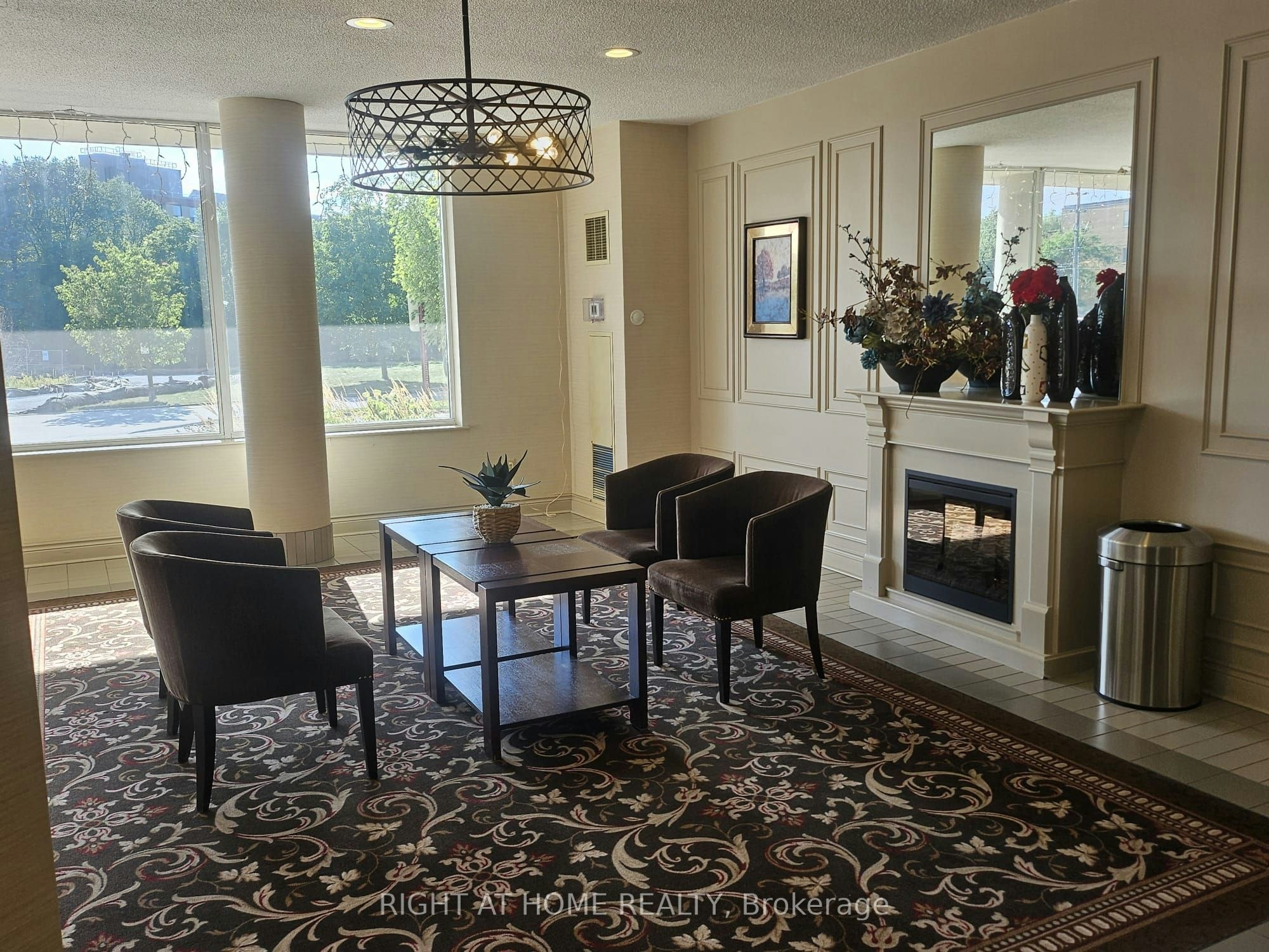 111-326 Major Mackenzie Drive E, Richmond Hill, ON, L4C 8T4 - 4