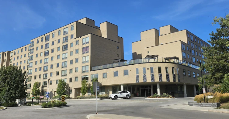 111-326 Major Mackenzie Drive E, Richmond Hill, ON, L4C 8T4