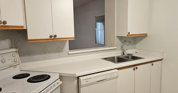 111-326 Major Mackenzie Drive E, Richmond Hill, ON, L4C 8T4 - 9