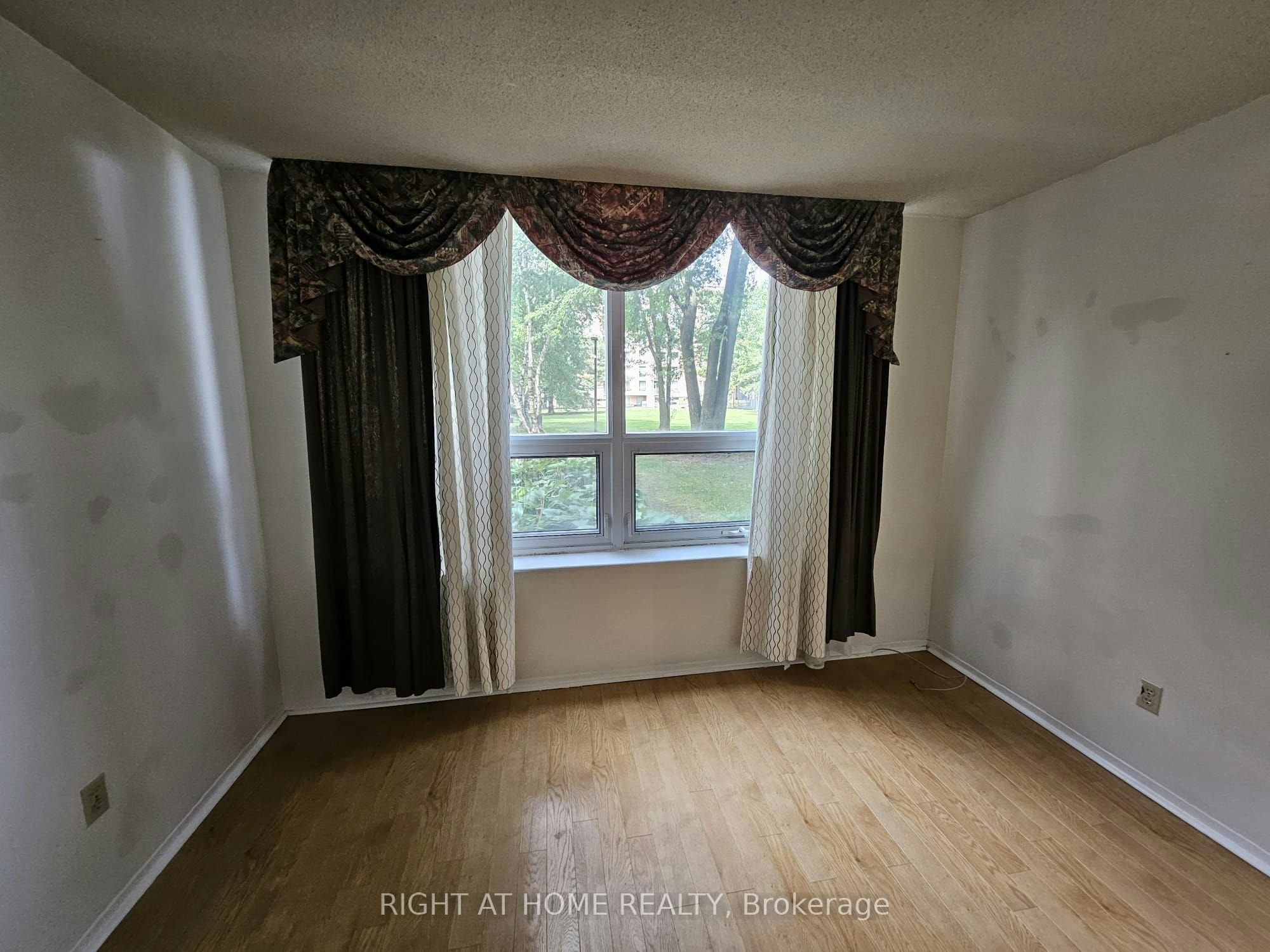 111-326 Major Mackenzie Drive E, Richmond Hill, ON, L4C 8T4 - 18