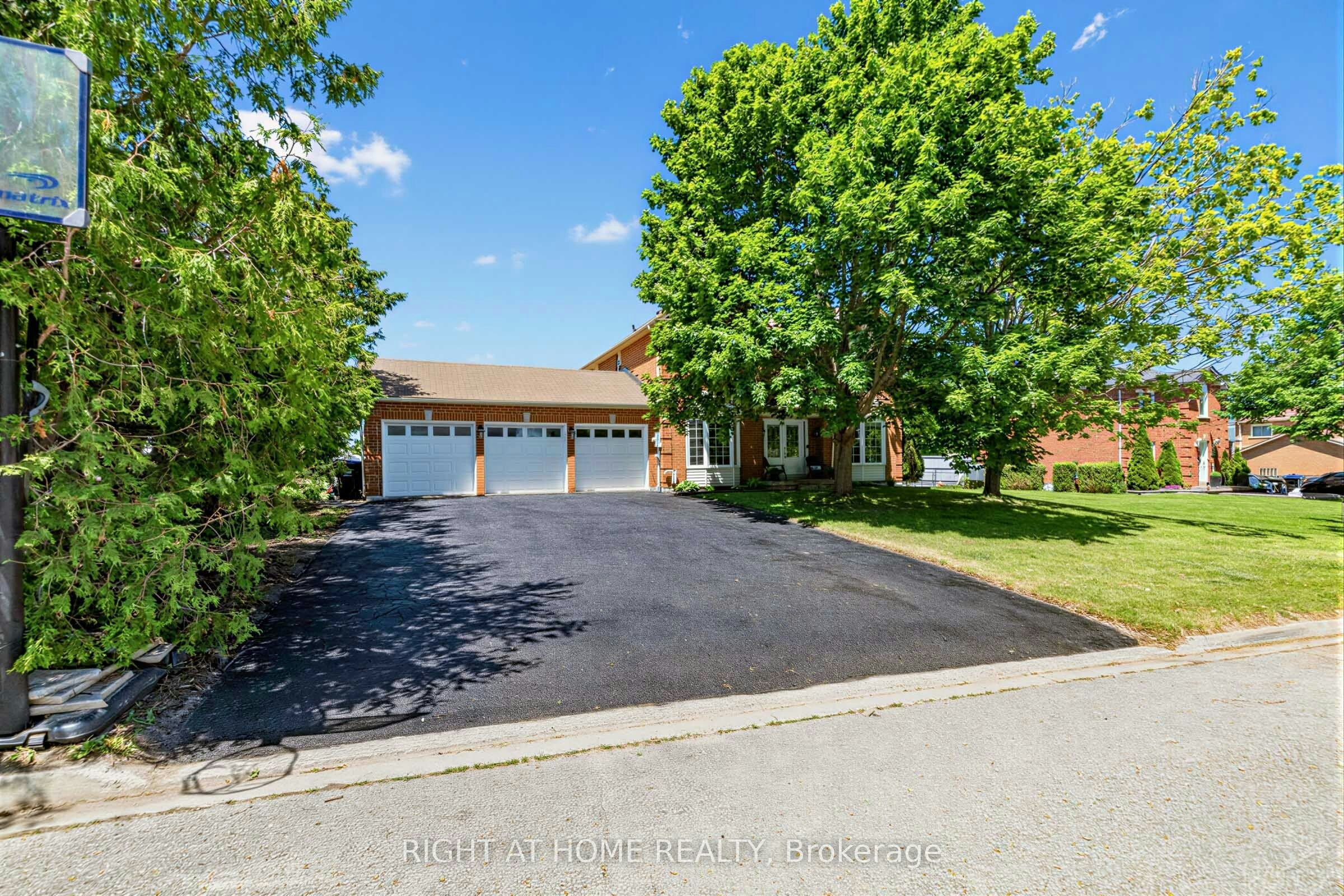 2114 Hughes Drive, Innisfil, ON, L0L 1R0