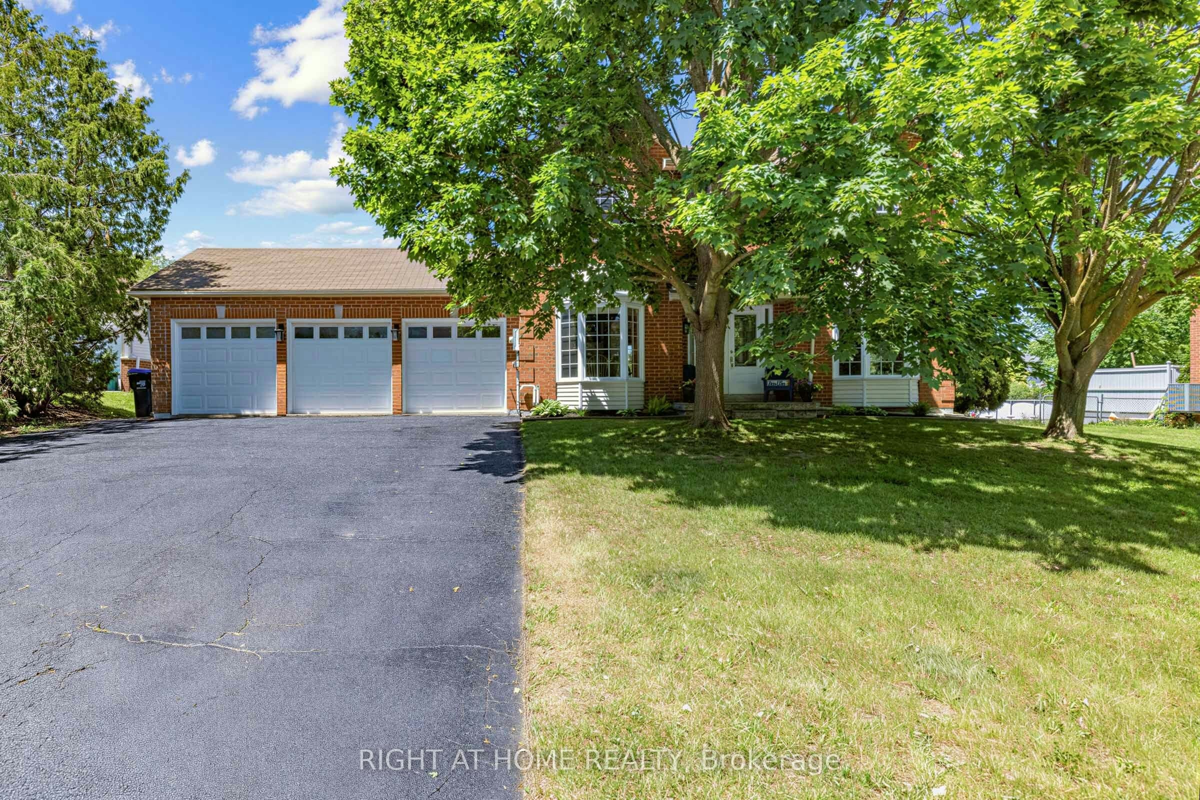 2114 Hughes Drive, Innisfil, ON, L0L 1R0