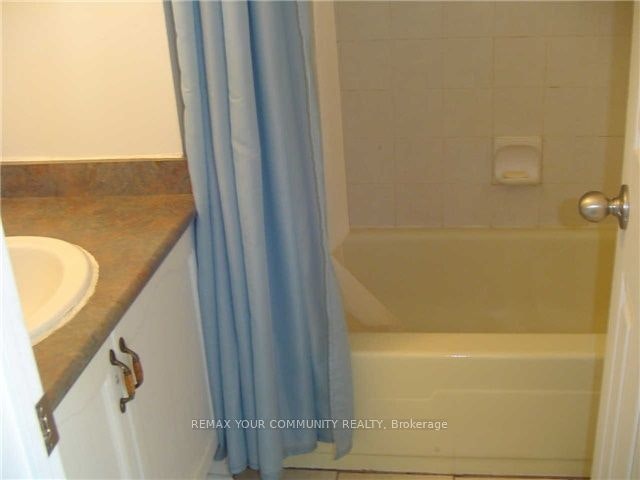 567 Granby Place, Newmarket, ON, L3Y 2J6 - 9