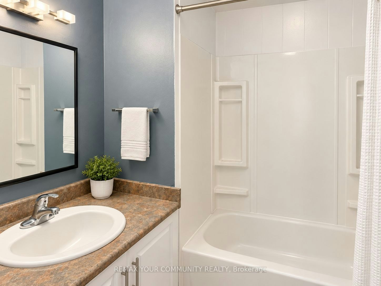 567 Granby Place, Newmarket, ON, L3Y 2J6 - 4