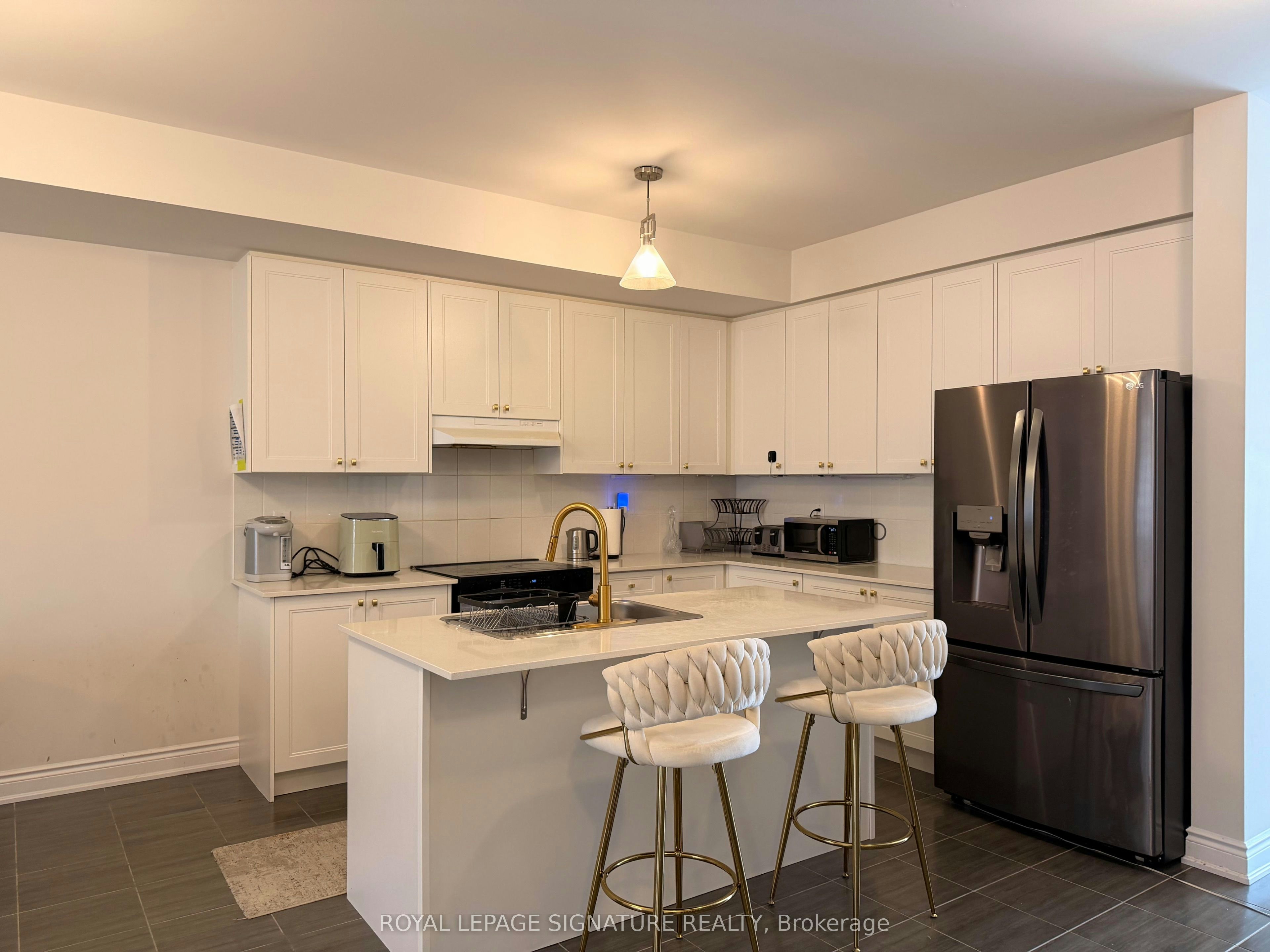 52 Tennant Circle, Vaughan, ON, L4H 5L5 - 8
