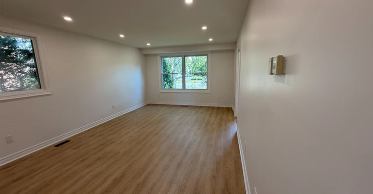 257 London Road, Newmarket, ON, L3Y 6L3 - 4