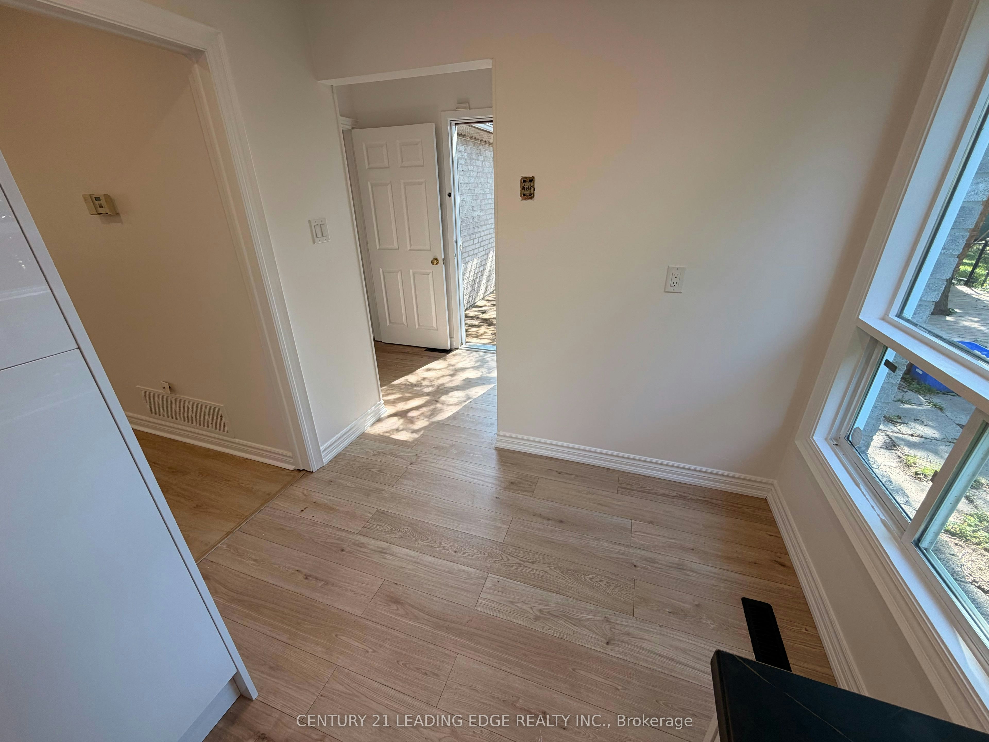 257 London Road, Newmarket, ON, L3Y 6L3 - 9