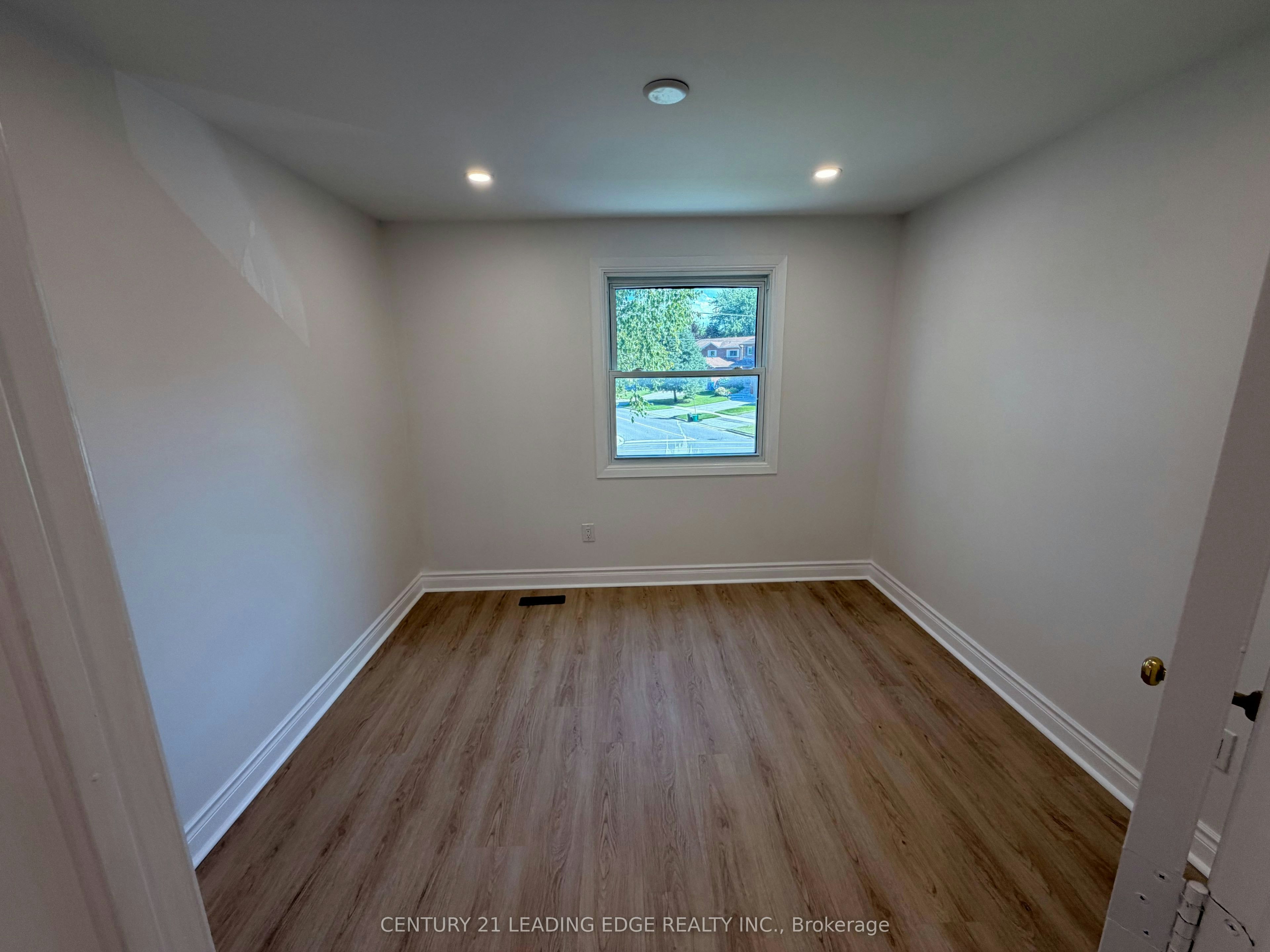 257 London Road, Newmarket, ON, L3Y 6L3 - 13