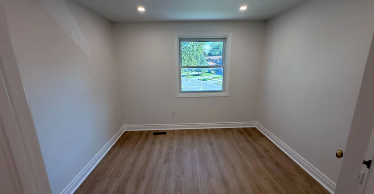 257 London Road, Newmarket, ON, L3Y 6L3 - 13