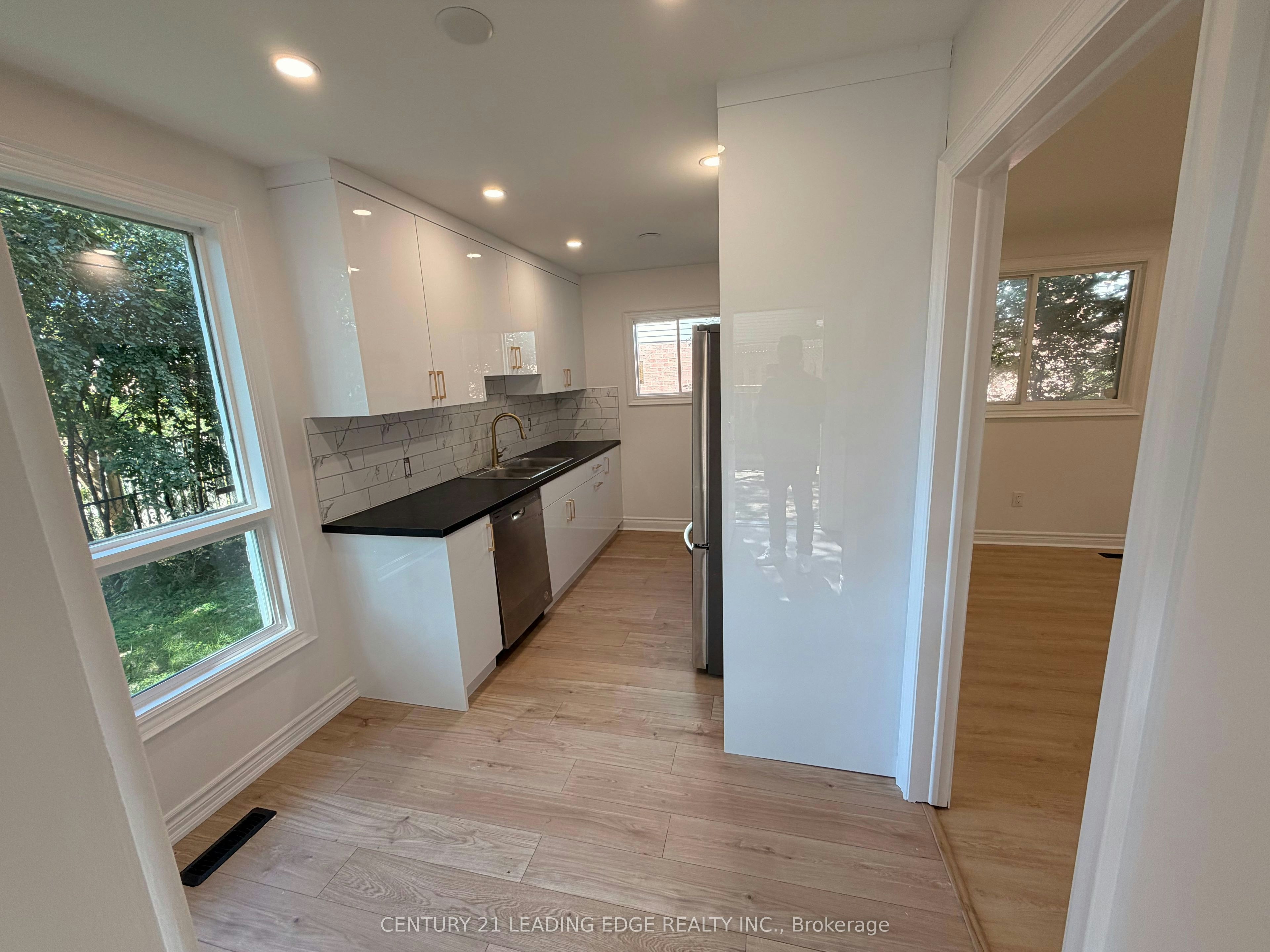 257 London Road, Newmarket, ON, L3Y 6L3 - 8