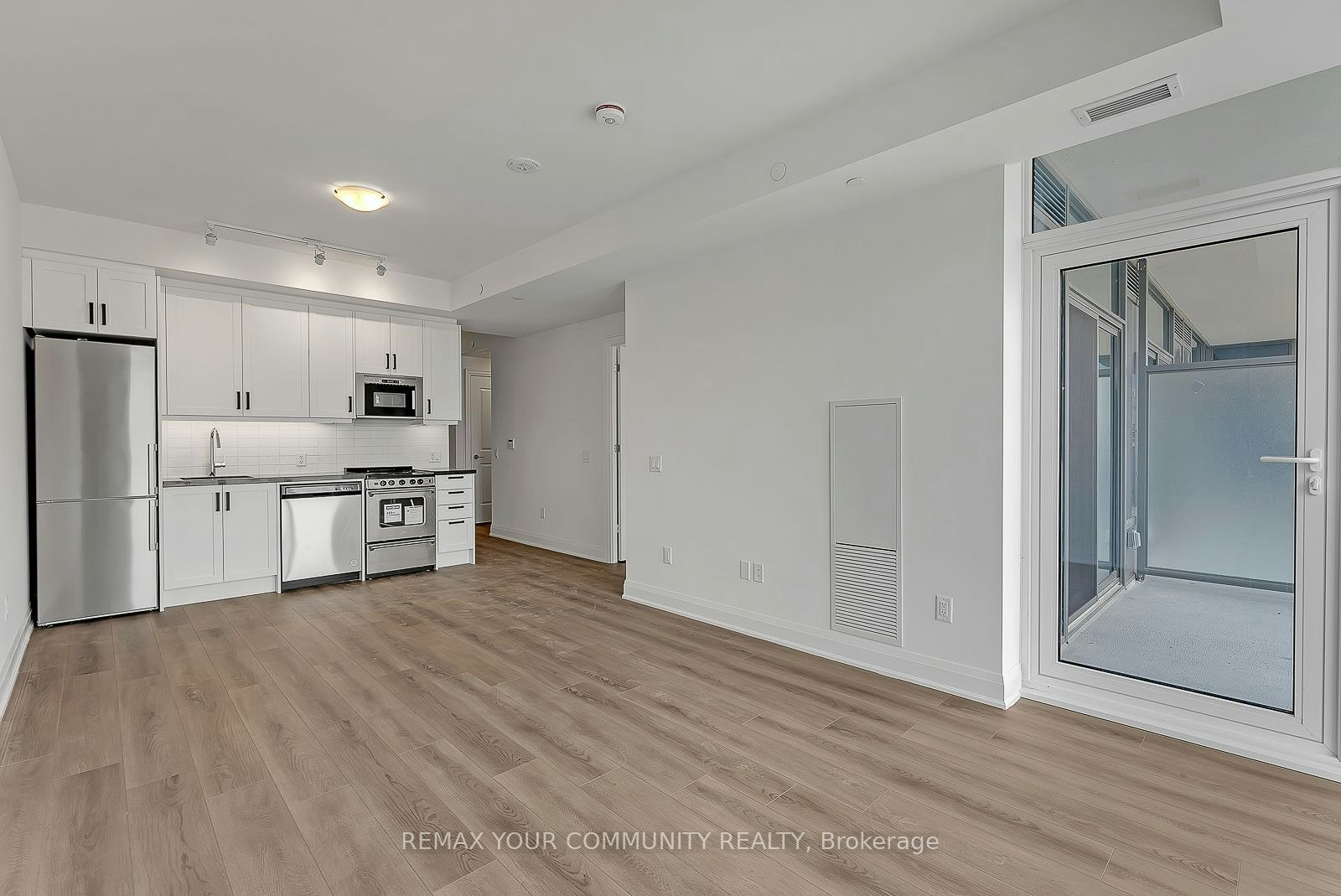 1606E-20 Gatineau Drive, Vaughan, ON, L4J 0L3 - 11