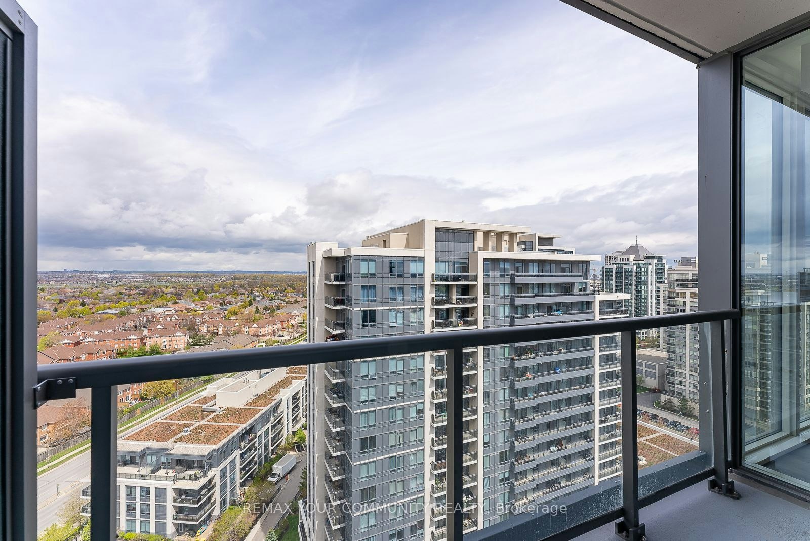 1606E-20 Gatineau Drive, Vaughan, ON, L4J 0L3 - 26