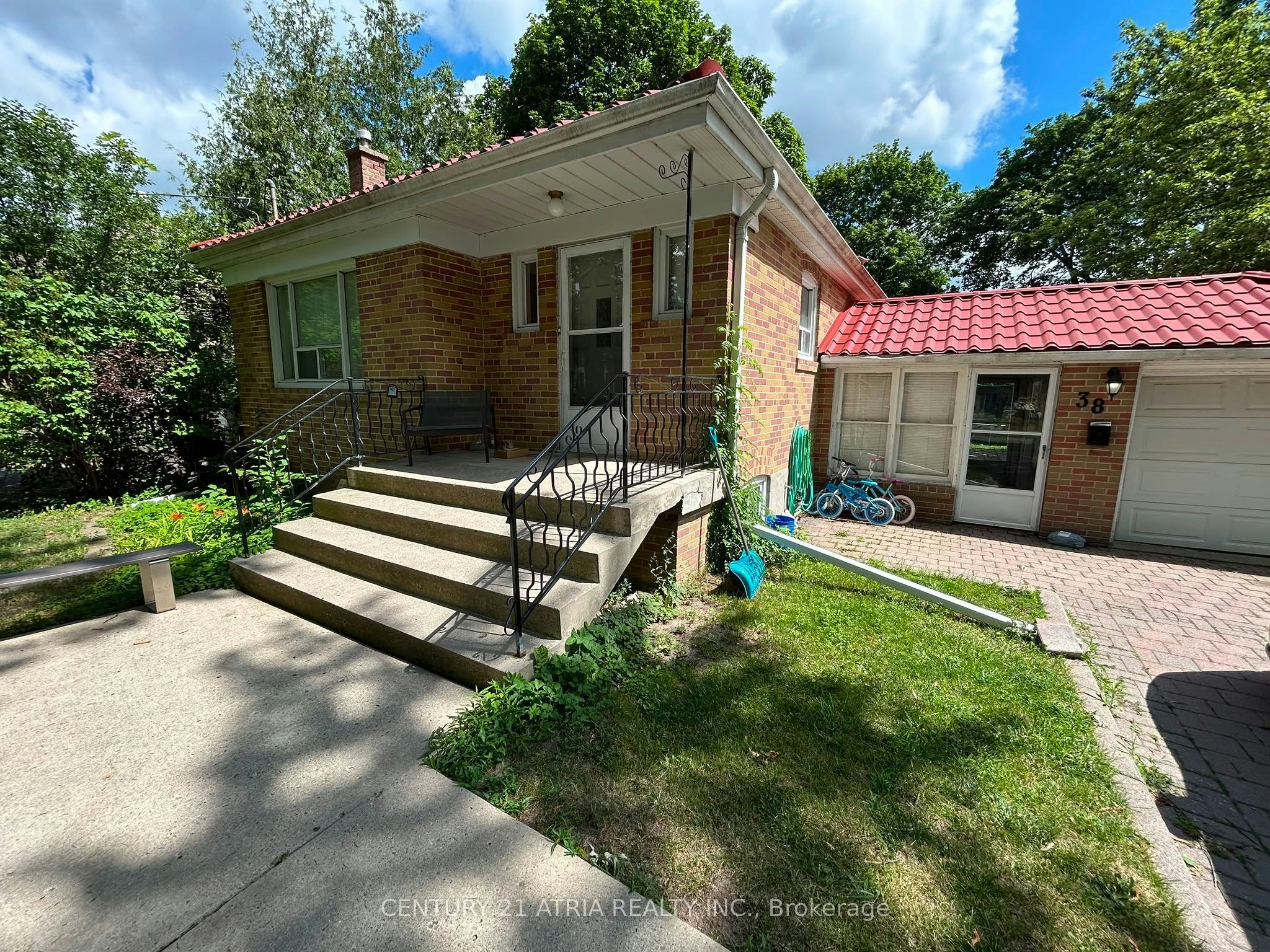 Main-38 Harding Boulevard, Richmond Hill, ON, L4C 1S8