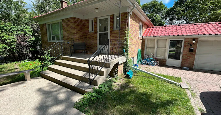 Main-38 Harding Boulevard, Richmond Hill, ON, L4C 1S8