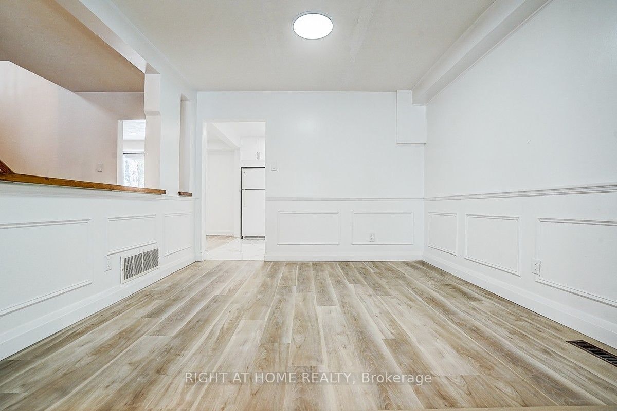 35 Snowshoe Crescent, Markham, ON, L3T 4M7 - 2